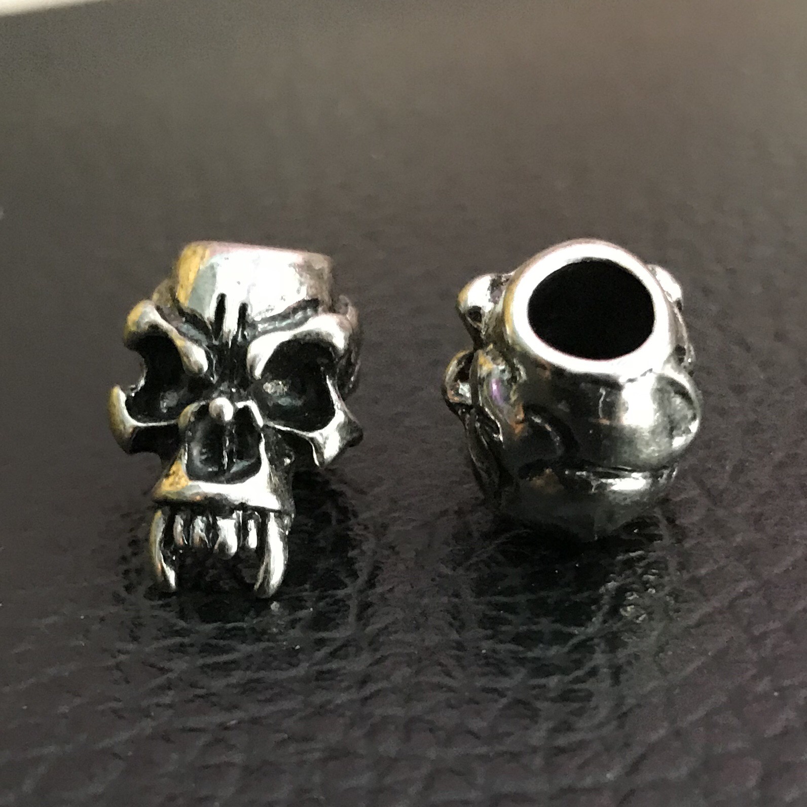 หัวกระโหลก V.2 - สำหรับร้อยสาย lanyard,paracord