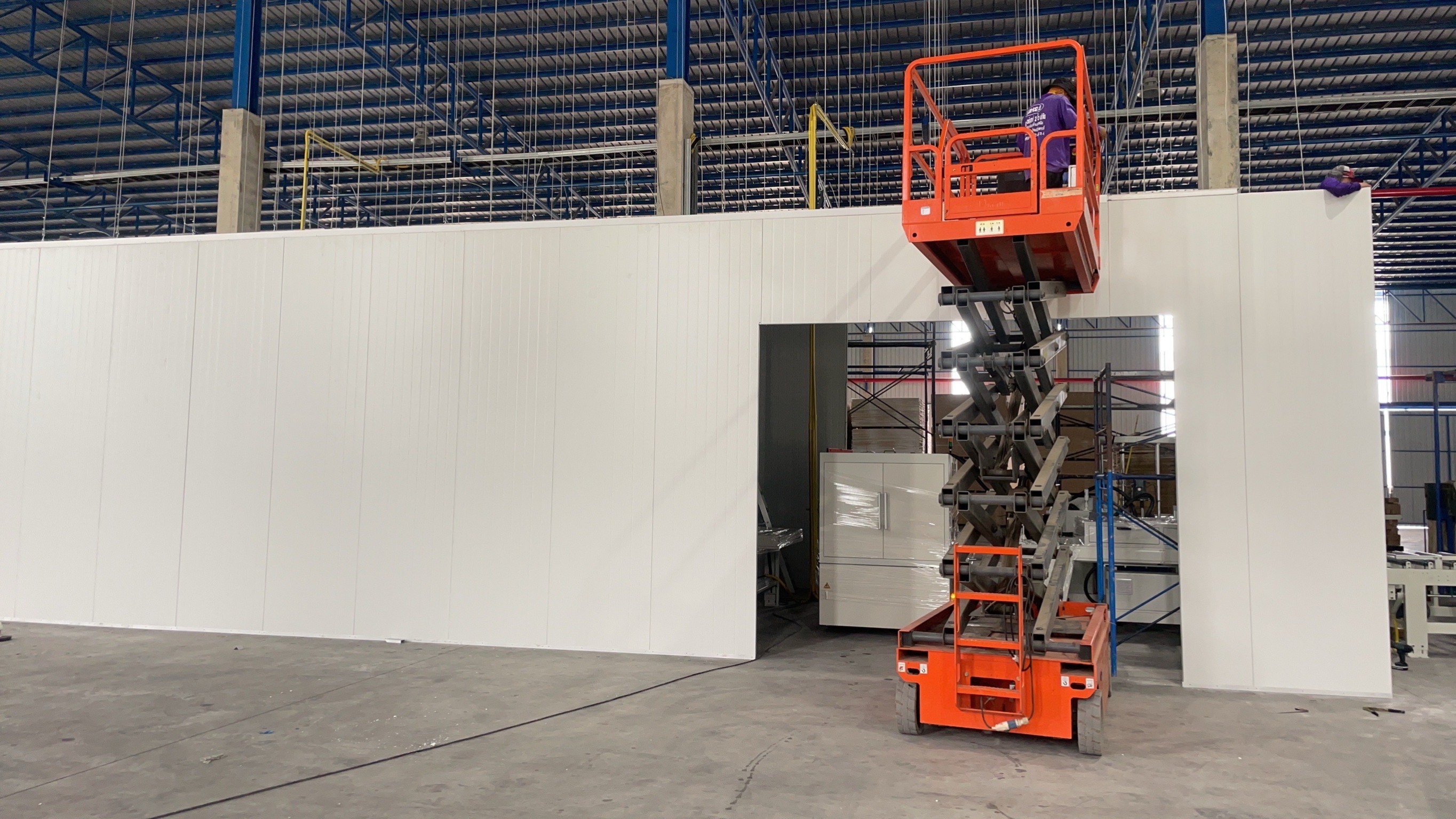 งานกั้นห้องให้เครื่องจักร กั้นห้องในโรงงาน กั้นห้องในโกดัง ระยอง