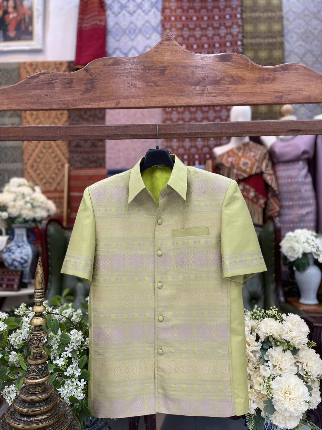 เสื้อสูทไหมแพรวา แขนสั้น สีเขียวมะนาว ไซส์L รหัส DR-BM-05236812