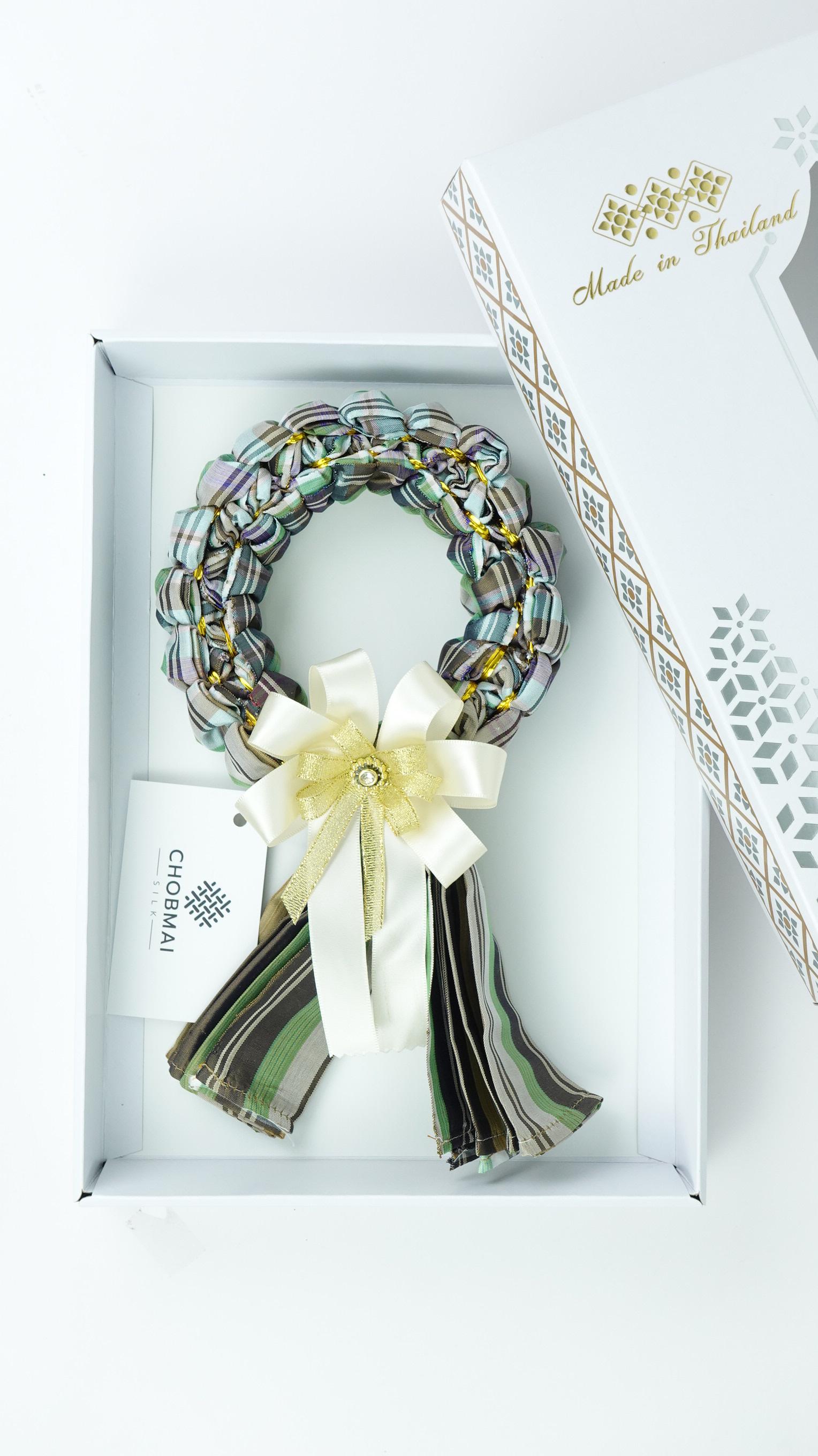 เซ็ตของขวัญ พวงมาลัย ผ้าขาวม้าไหมแท้