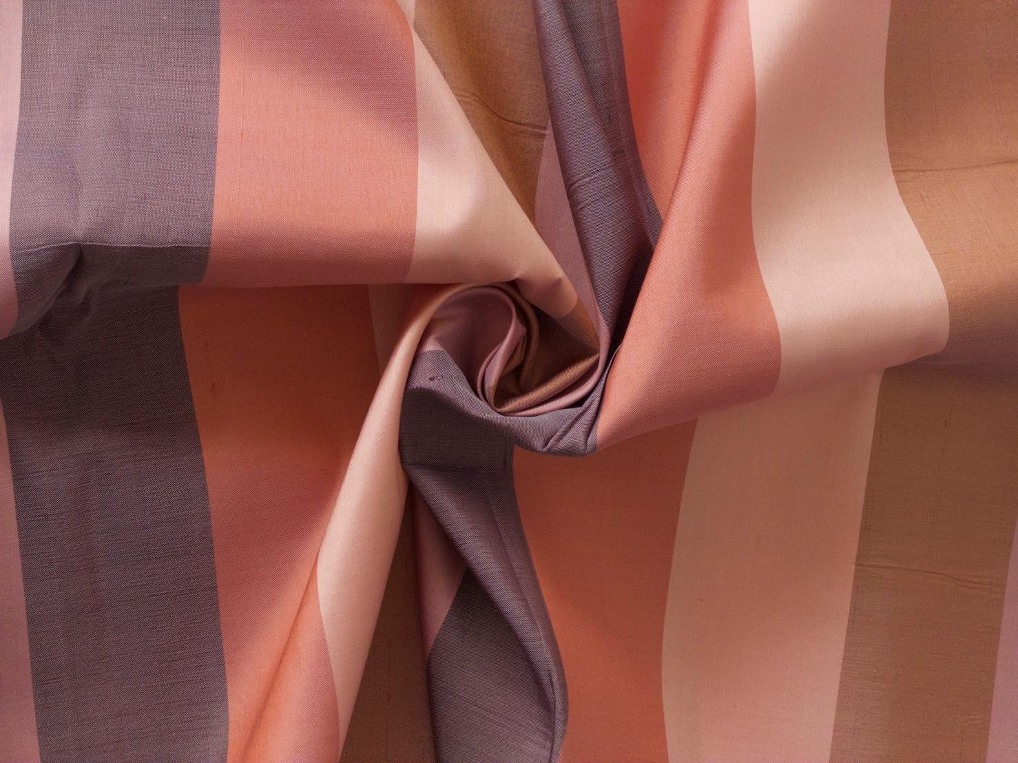 ผ้าไหมลายริ้ว ขายตามความยาวหลา โทนสีน้ำตาล สีคละสี รหัส MC-119-1035MY5