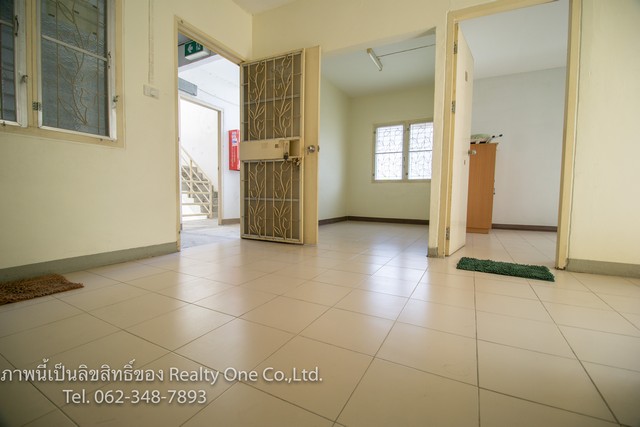 ขาย คอนโดเอื้ออาทร ร่มเกล้า 5 ชั้น 3 ห้องมุม สภาพสวย