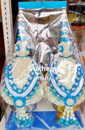 พานพุ่มมะลิขาวมาลัยสีฟ้า ถวายพระพรพระราชินี เบอร์ 8