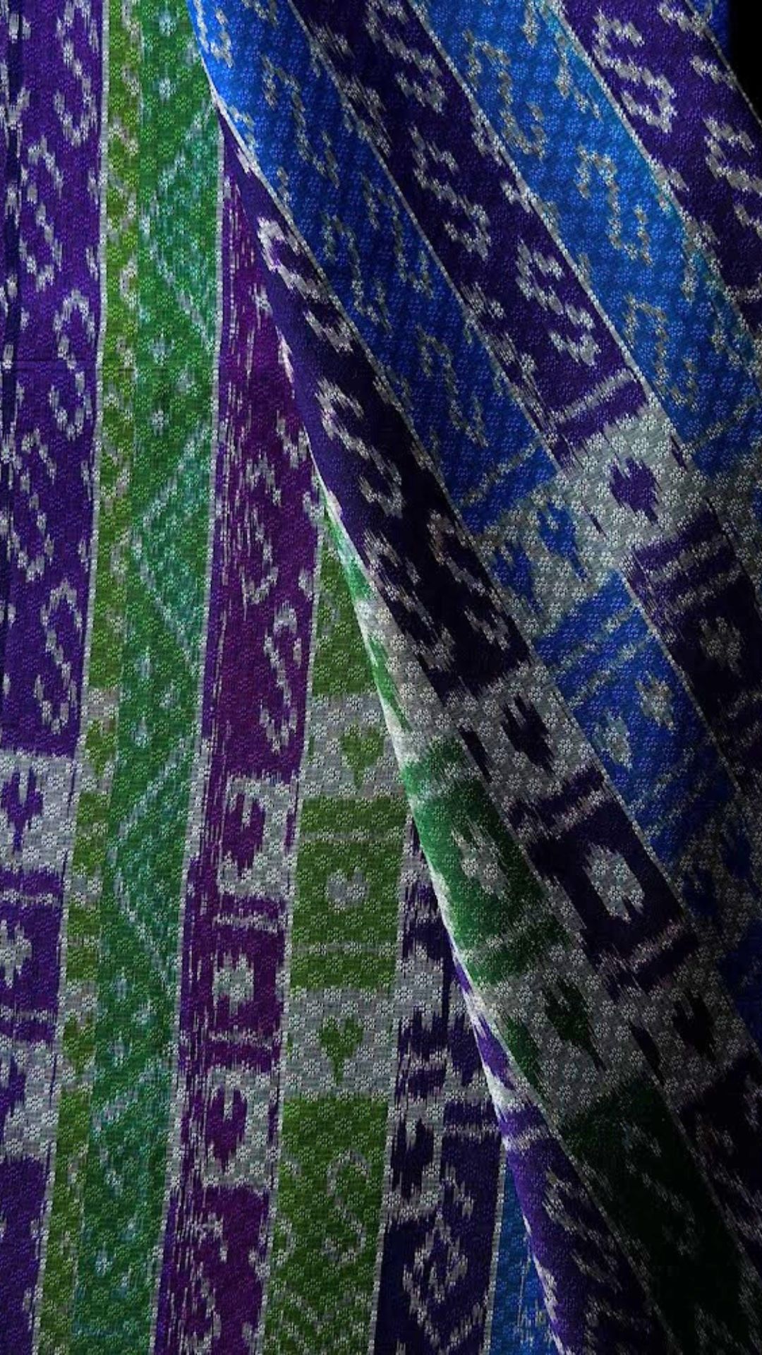 ซิ่น ผ้าไหมมัดหมี่ ทอยกดอก 6ตะกอ ขนาด 1x2 เมตร ลายขอพระราชทานคั่นน้ำไหล สีคละสี รหัส PCS-NY-11226812