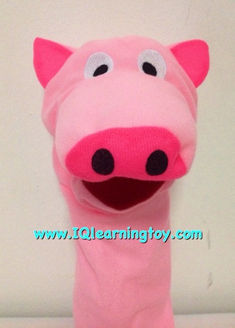 Pig-Sound เป็นหุ่นมือตุ๊กตาหัวสัตว์รูปหมู เมื่อสวมใส่มือแล้วขยับปากบีบแล้วมีเสียง ใช้ประกอบการสอนหรือใช้เพื่อเสริมในกิจกรรมต่างๆ ให้สนุกสนานมากขึ้น