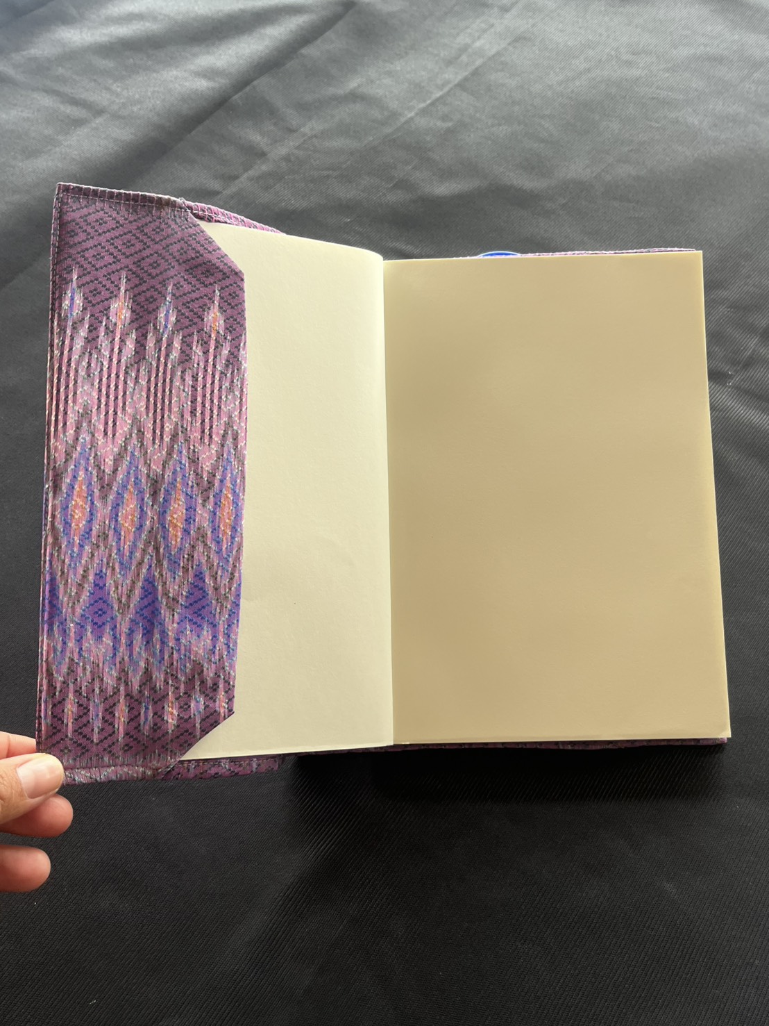 สมุดปกผ้าไหมแท้ งานแฮนด์เมด ลายมัดหมี่เชิงต้นสน สีม่วง ขนาด A5