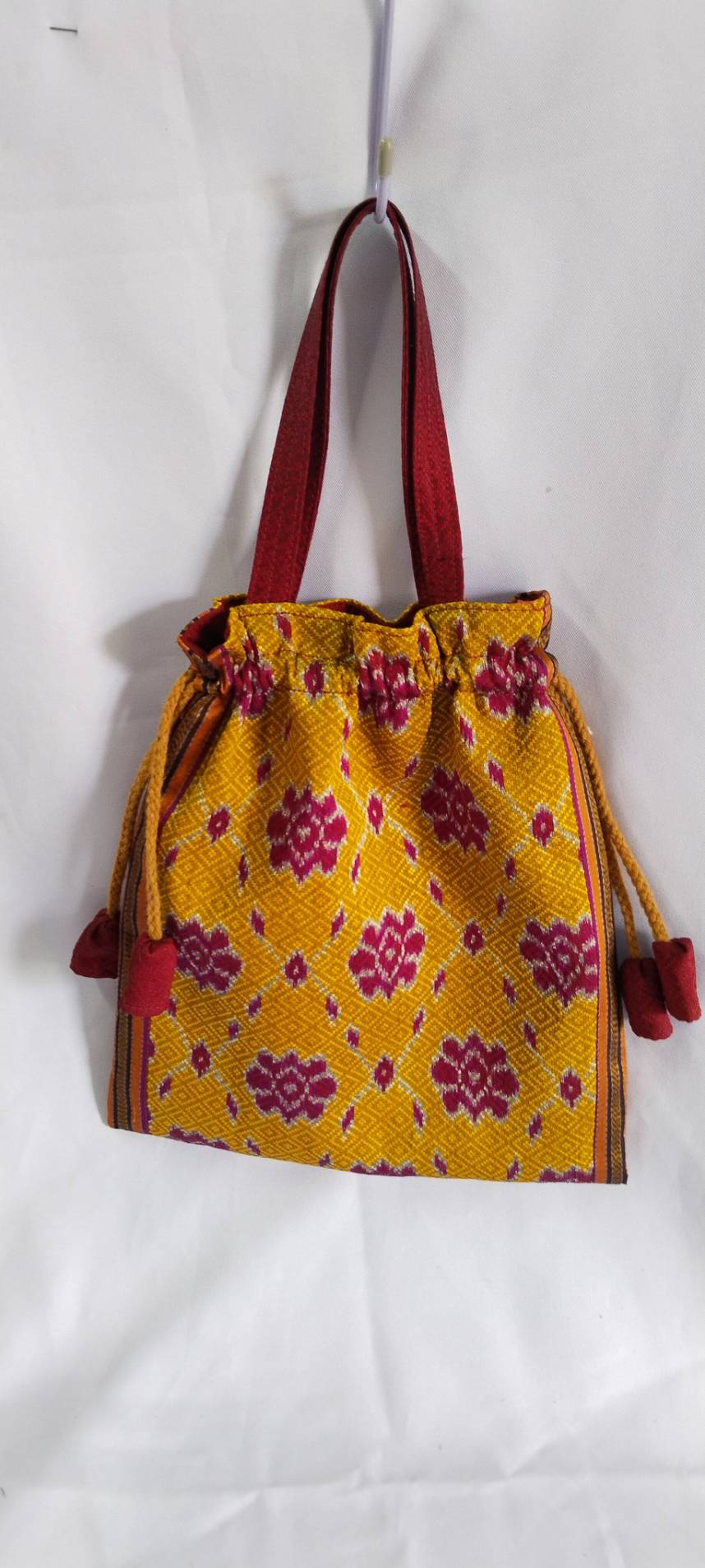 กระเป๋าผ้าไหม ทรงกลมหูรูด พรีออเดอร์ 7วัน ขนาด 10x11นิ้ว คละสี คละลาย รหัส GLA-23-1103670