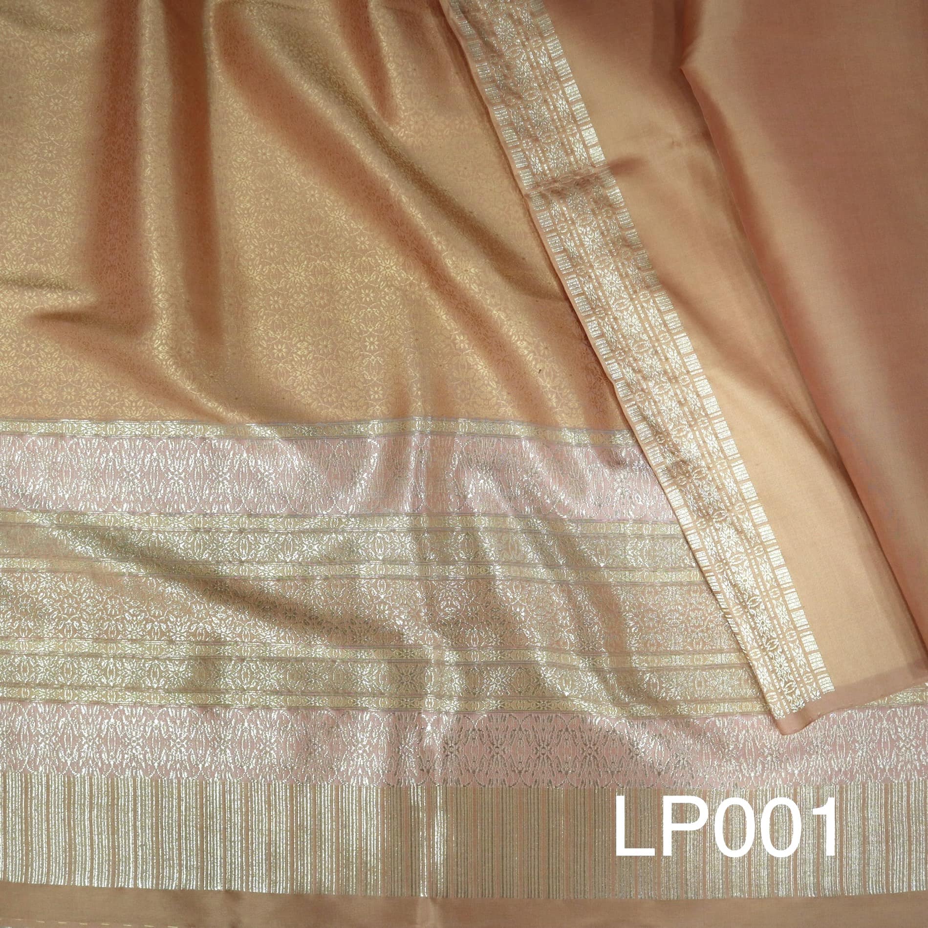 (ผ้าชุด) ผ้าไหมยกดอกลำพูน (สีพื้น 2เมตร+ลาย 2.4เมตร) สีส้ม รหัส N90-AA-LP001