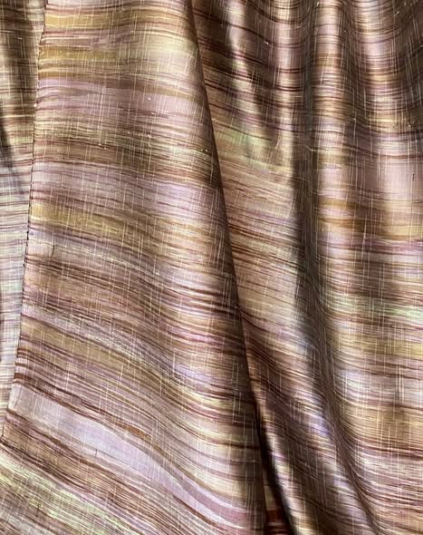 ผ้าไหมลายพิเศษ มัดหมี่สายฝน ไหมแท้ สีชมพูสลับน้ำตาล เลือกตามขนาด รหัส MMFZ-116-1023682