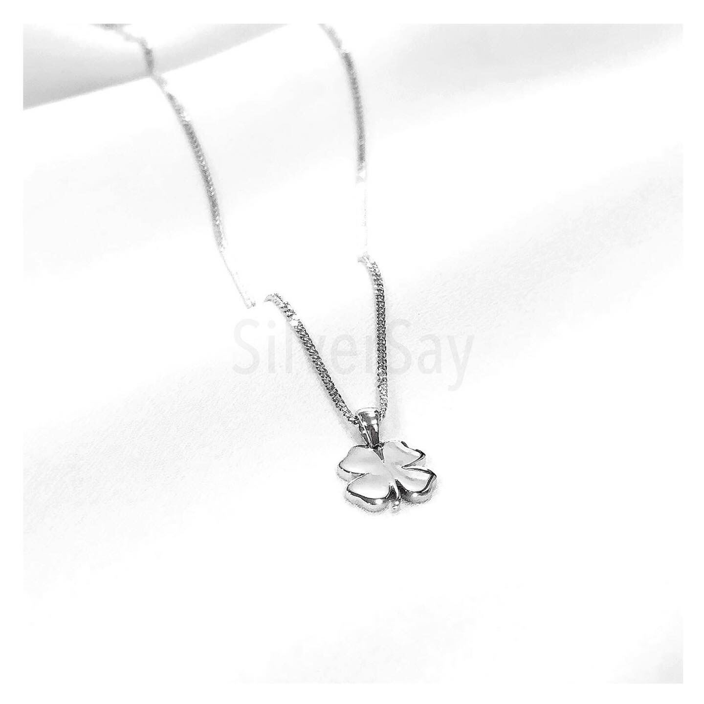จี้ใบโคลเวอร์ Clover 4/แบบเกลี้ยง