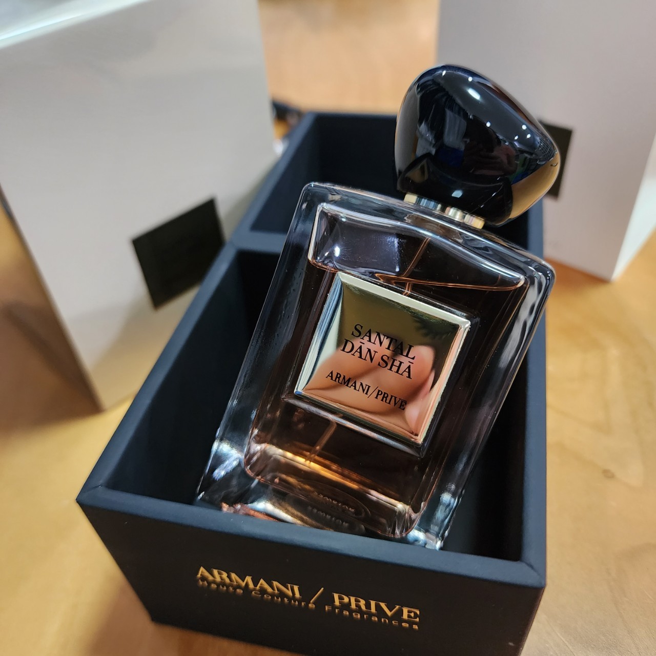 น้ำหอมแท้แบ่งขาย Giorgio Armani Prive Les Eaux - Santal Dan Sha EDT . 💕Travel Size แบบทดลอง