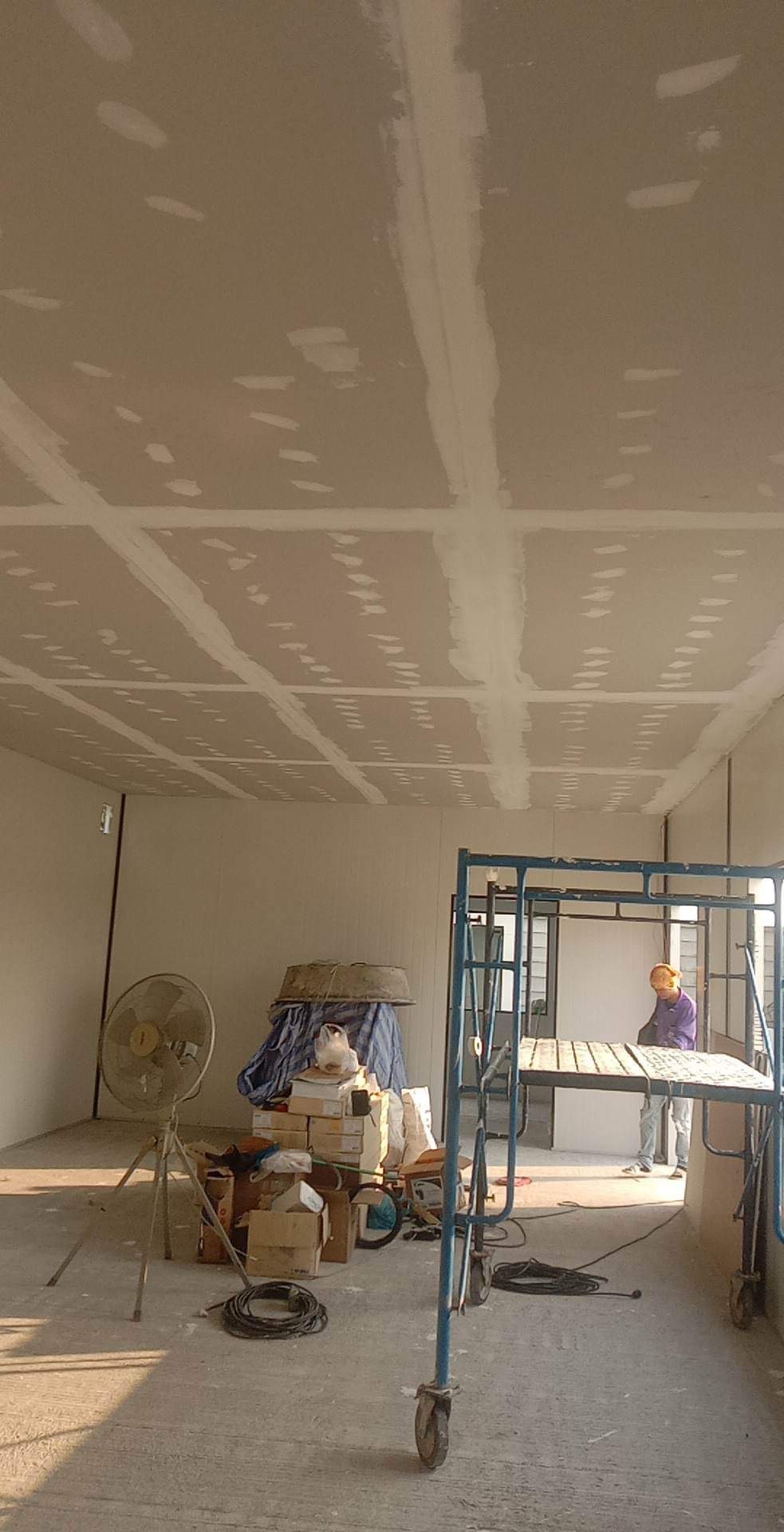 ออฟฟิศสำเร็จรูป บริษัทเหลียงซิ ขนาด5.00x20.00x4.50 เมตร