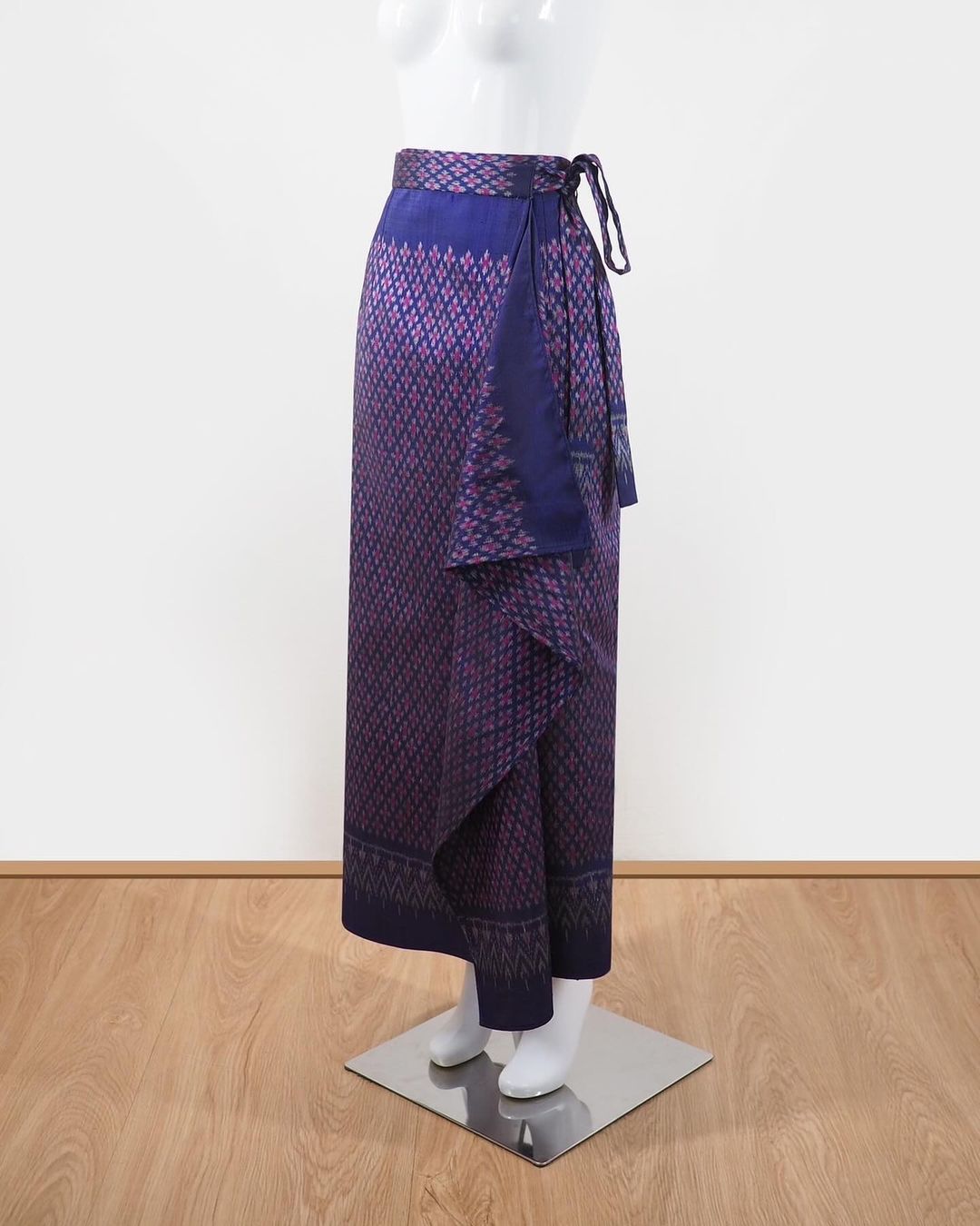 สั่งตัดเย็บกระโปรงผ้าไหม (ไม่รวมผ้า) รหัส CUT-51-111766