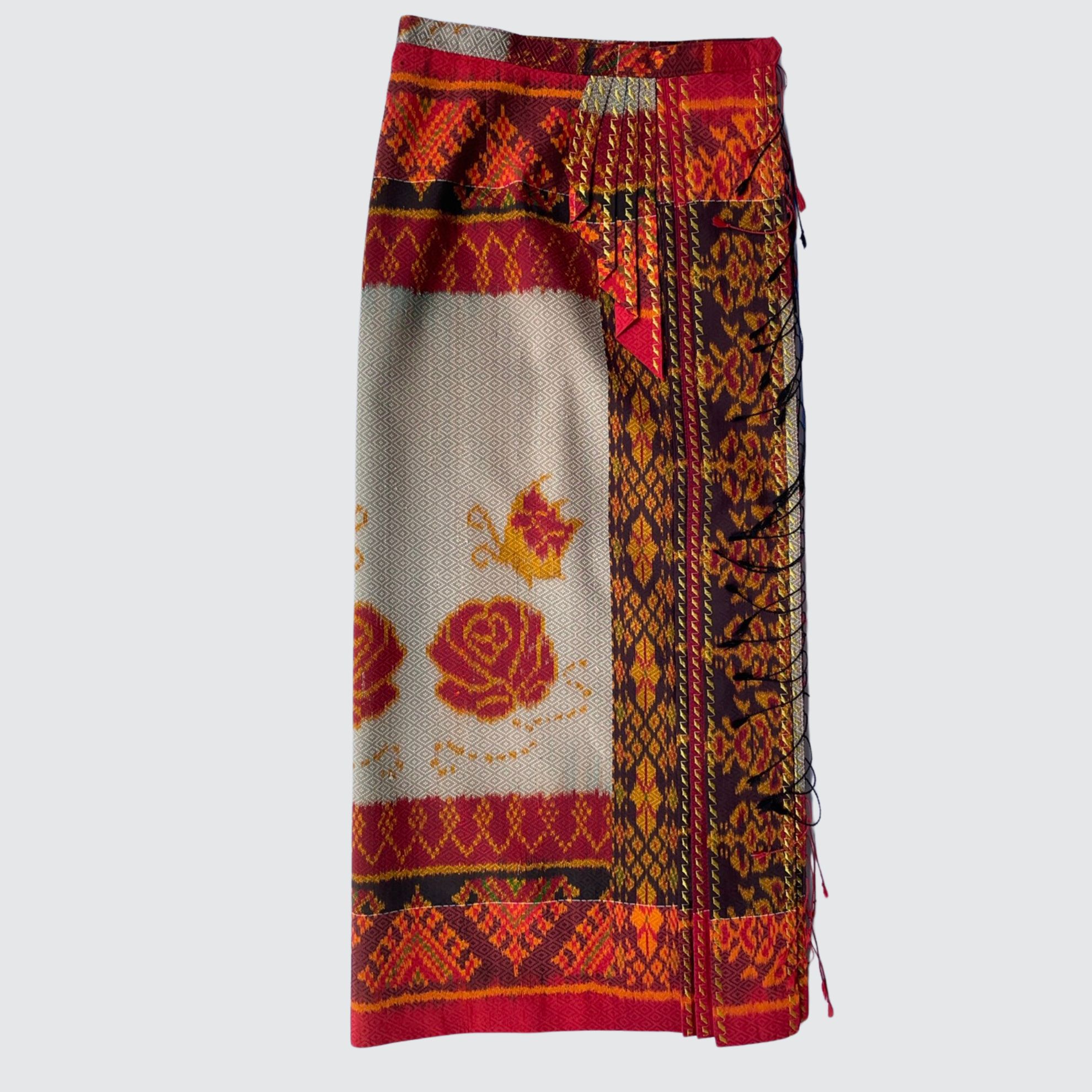 ผ้าถุงป้าย แบบเลื่อนตะขอตามไซส์ หน้านางข้าง ลายดอกกุหลาบ สีครีมงาช้าง รหัส WM-PTS-1009681416