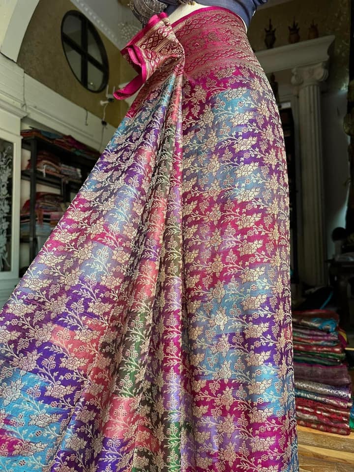 ซิ่น ผ้าปาโตล่า เส้นยืนไหมแท้ ขนาด 110x230ซม สีคละสี รหัส N9-SIL-1118660942