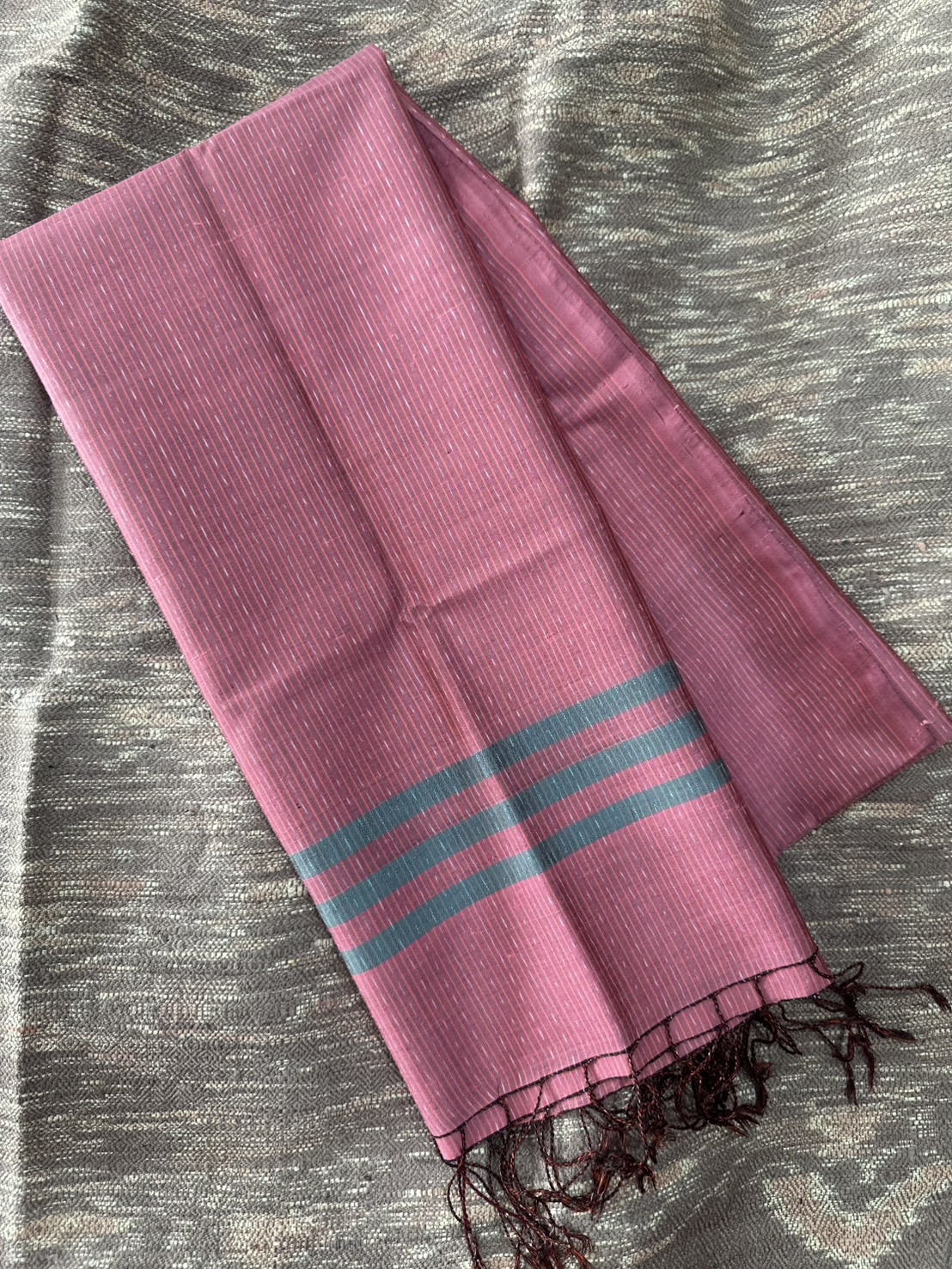 ผ้าคลุมไหล่ผ้าไหม ขนาด 65x200ซม.ลายอัมปรม มีชายครุย สีชมพู รหัส L5A-AA-0710683