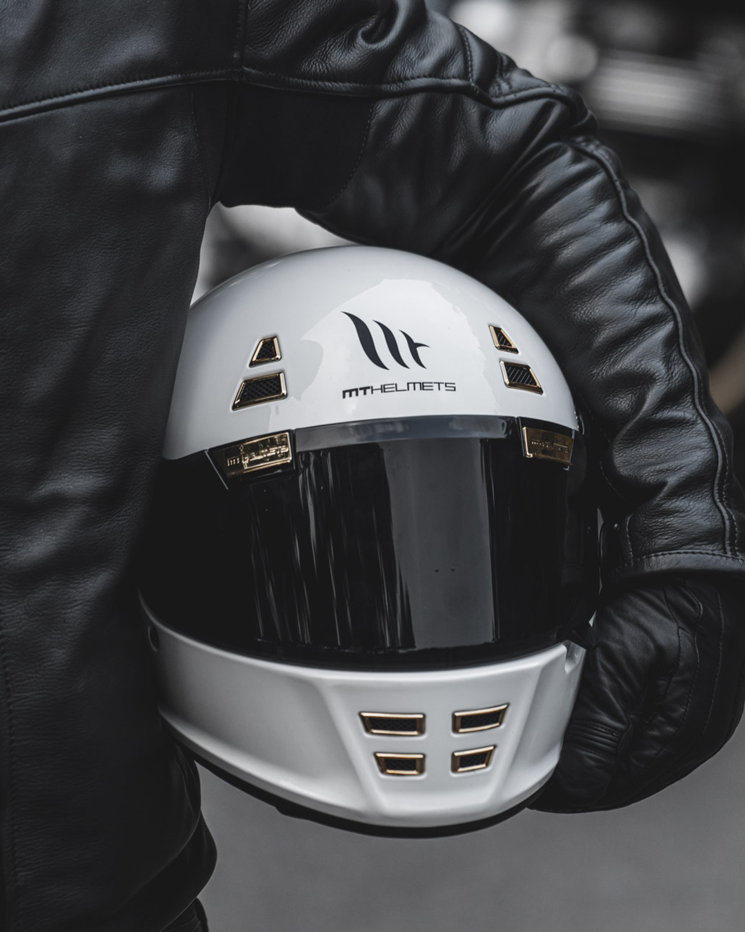 MT HELMETS - รุ่น JARAMA (ECE 22.06) Solid Gloss White สีขาว