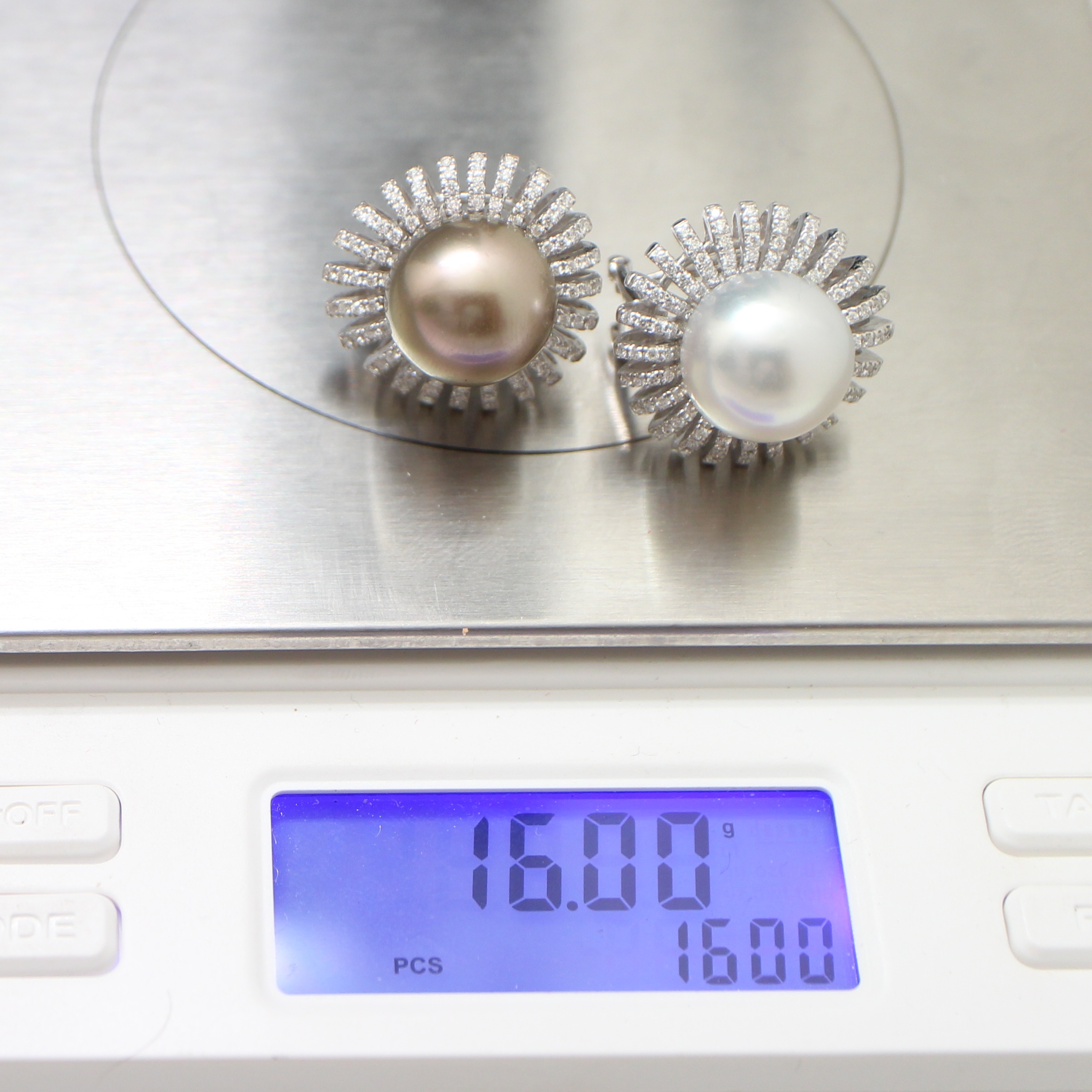 ER25565 ต่างหูมุกเซ้าซีล้อมเพชร เพชรแท้ 192 เม็ด 1.50 กะรัต ทองแท้ 18k นน.รวม 16 กรัม มุกแท้ 11 มิล