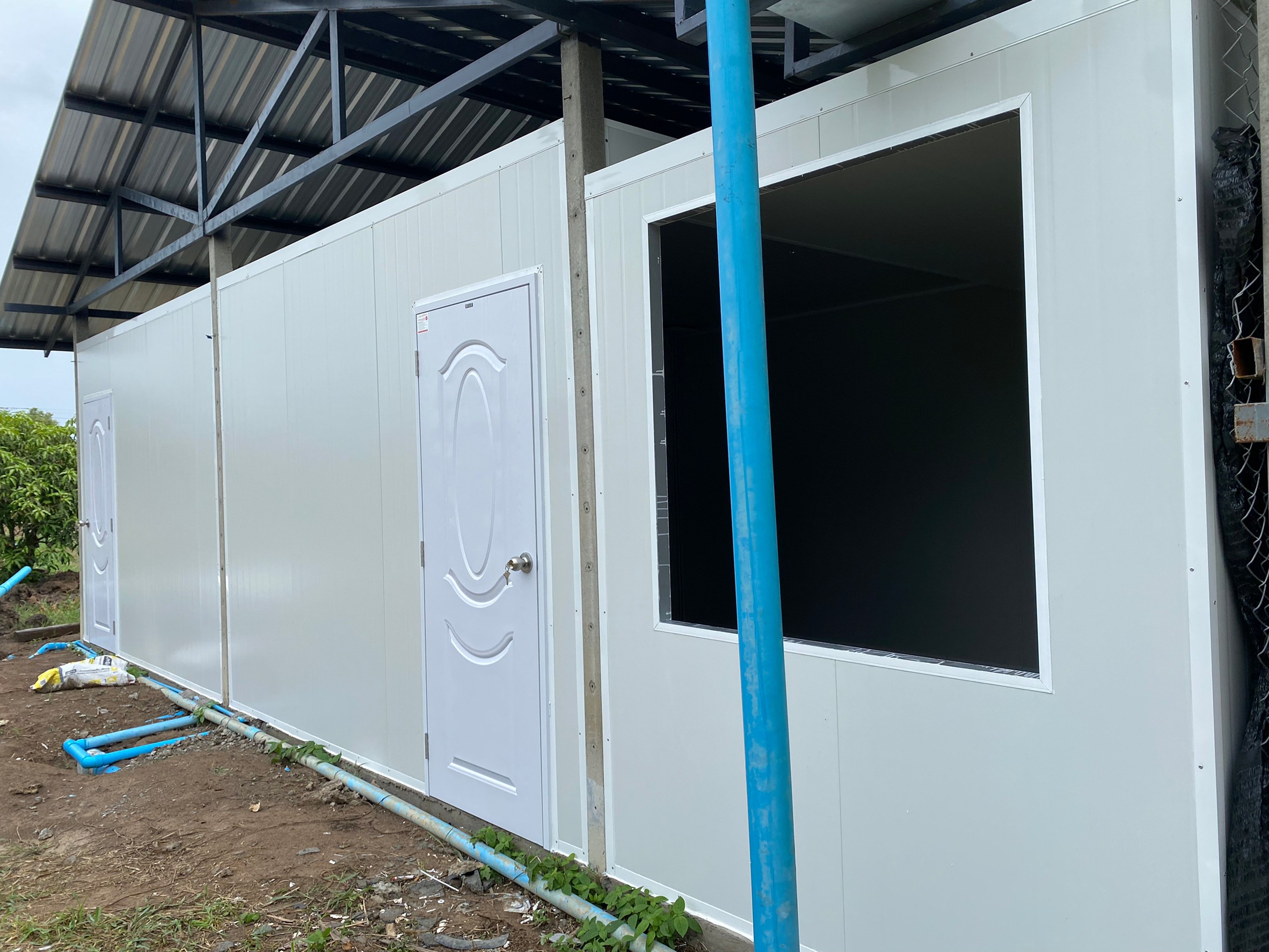 งานกั้นห้อง งานต่อเติม กั้นห้องใต้โครงหลังคาเดิม ขนาด 7.60x9.00 เมตร ไทรน้อย