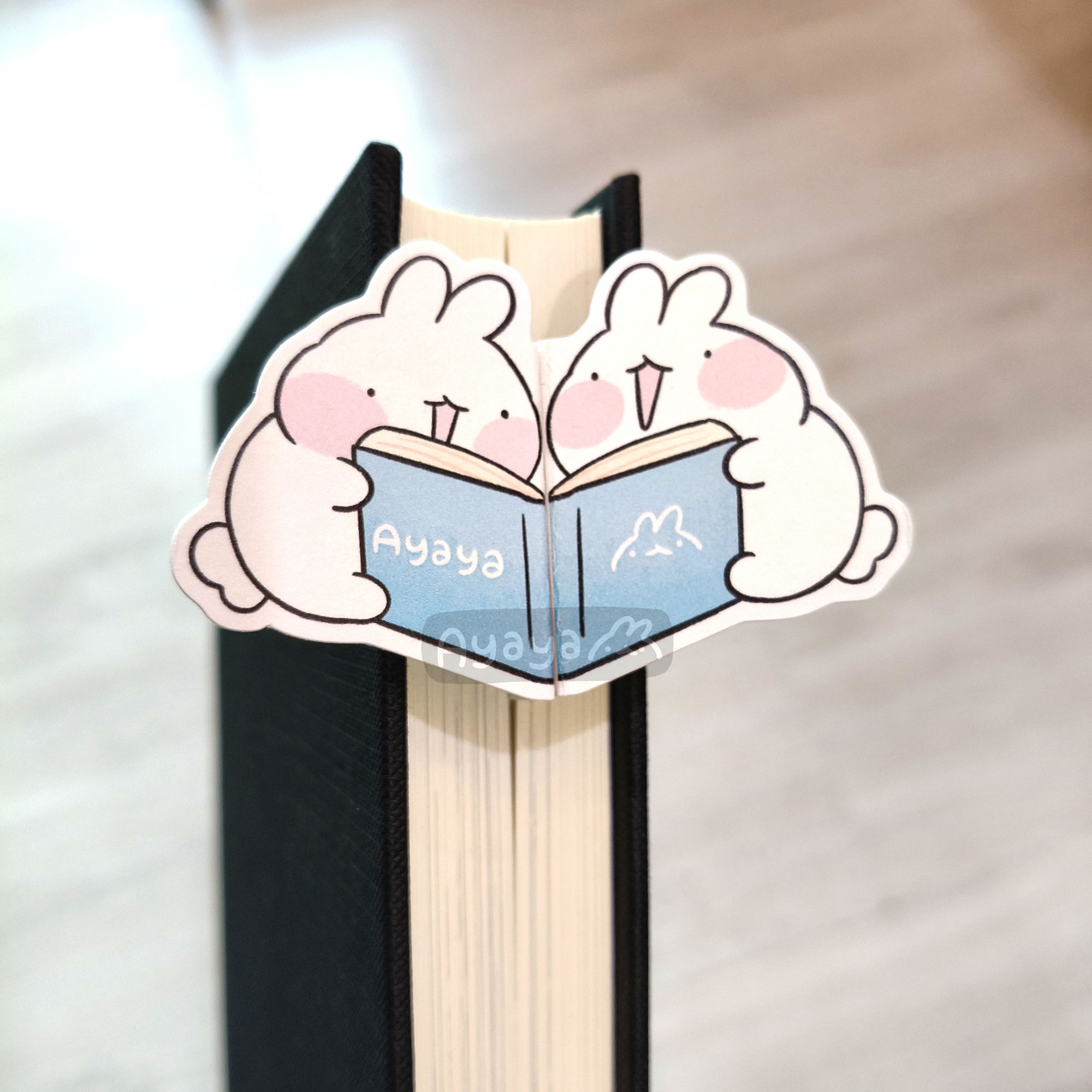 ที่คั่นหนังสือแบบผีเสื้อ ลายอ่านหนังสือกันนะ