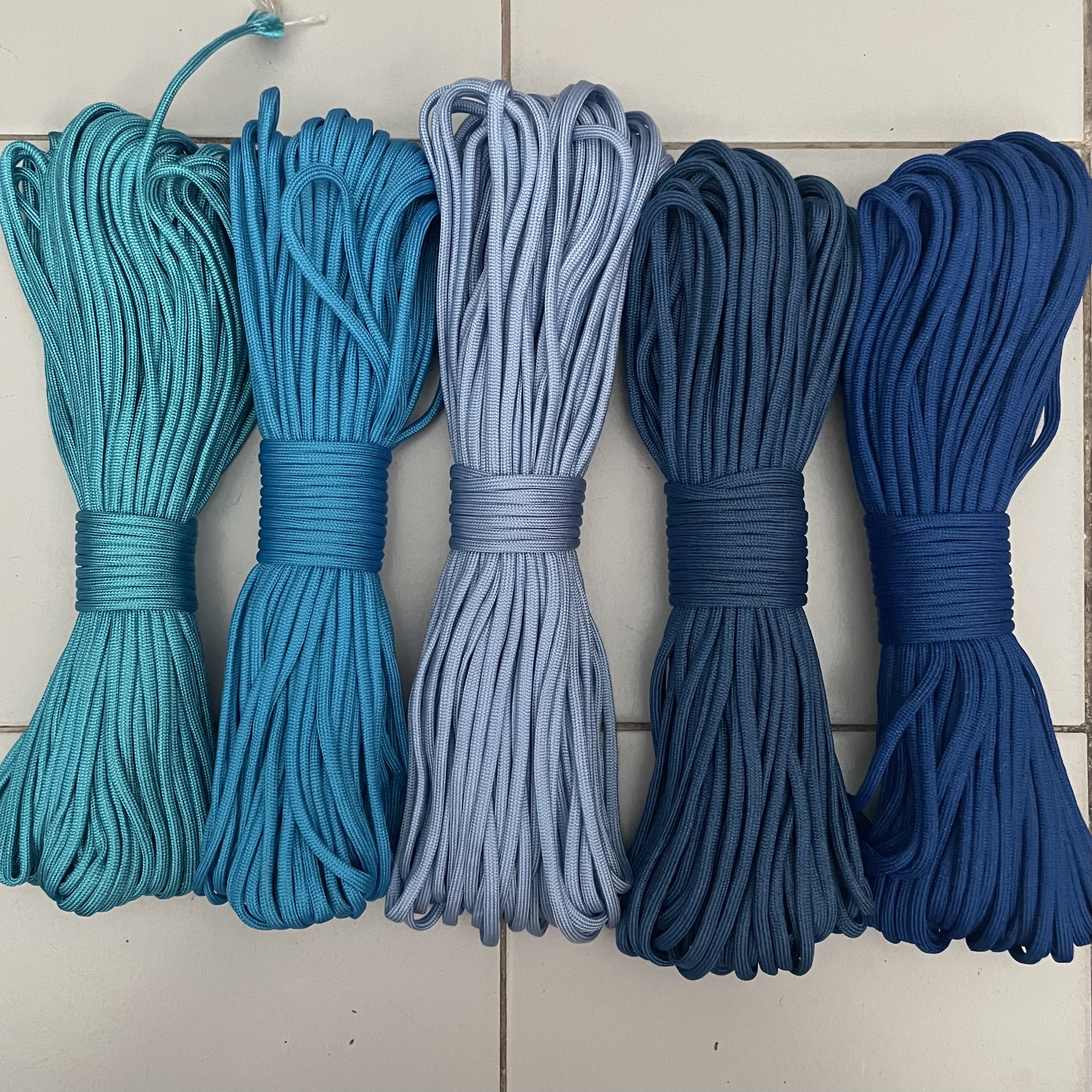 เชือก paracord 550 : solid colors ( 4mm. )