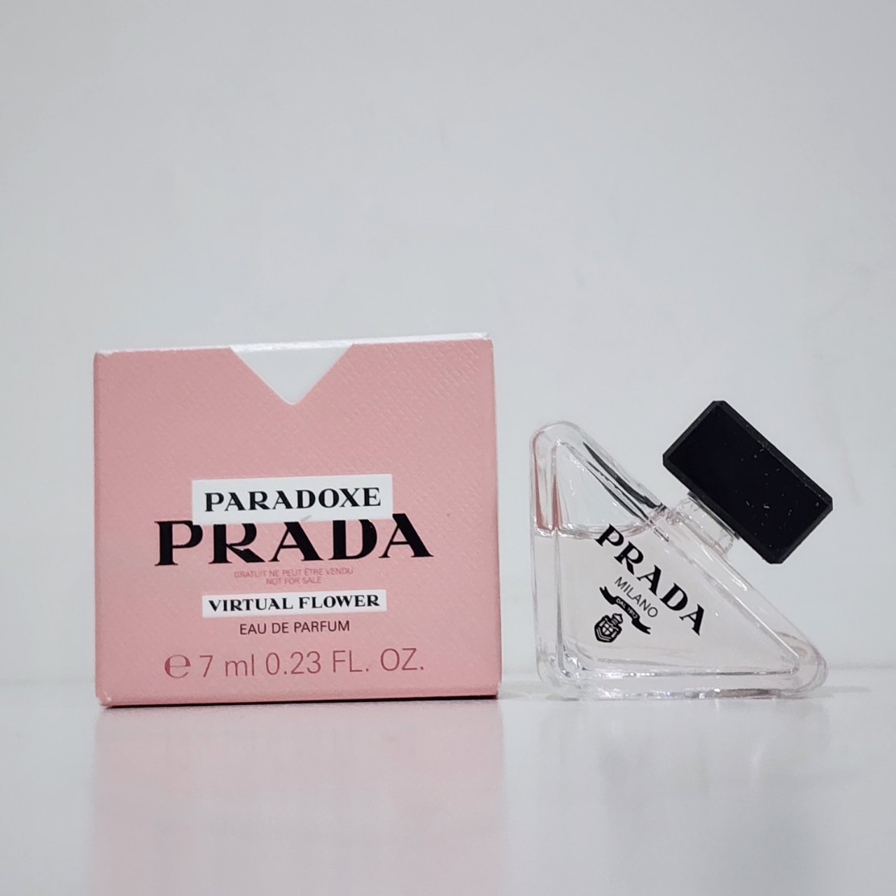 น้ำหอมจิ๋วมินิ Prada Paradoxe Virtual Flower EDP 7ml New 2024 แบบแต้มมีกล่อง ( Mini Perfume น้ำหอมขนาดพกพา) น้ำหอมจิ๋วมินิ ขวดน่ารัก ตั้งโชว์ก็สวย พกพาก็สะดวก หัวแต้มตามจุดชีพจร