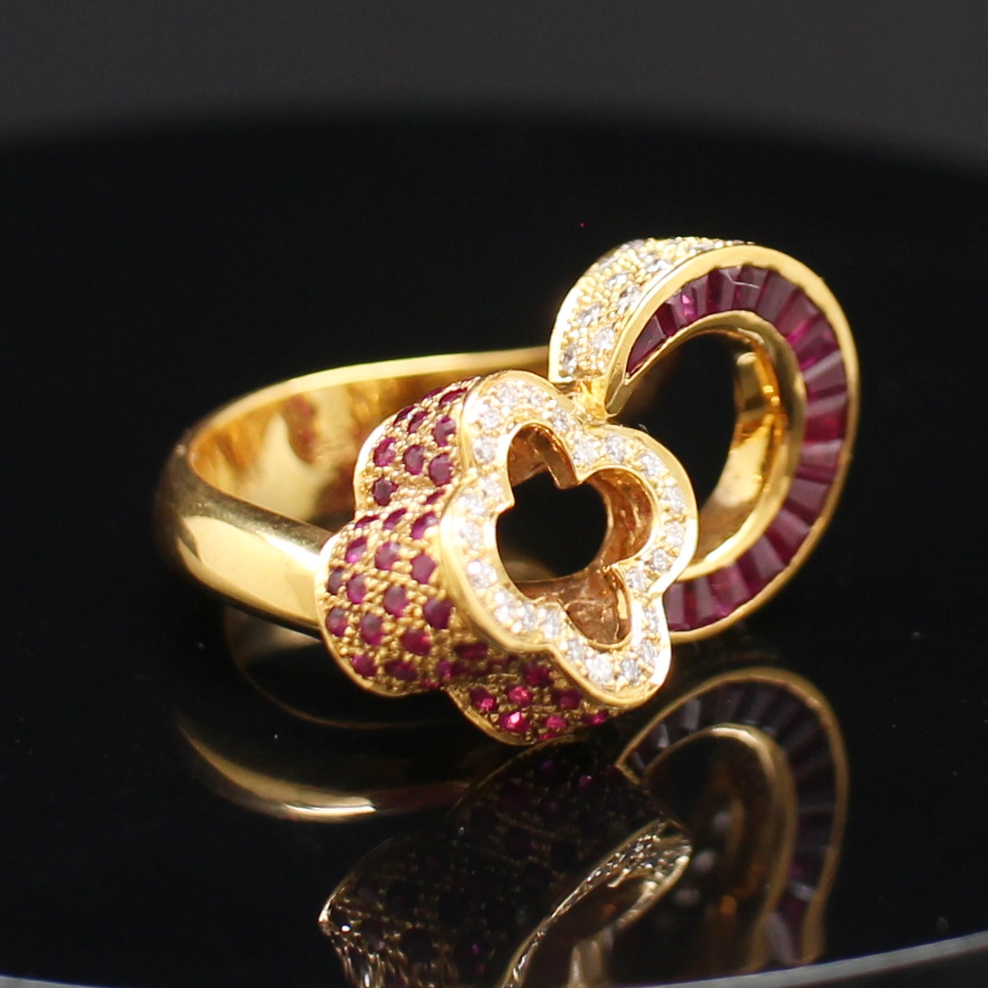 RG250202 แหวนดอกไม้ทับทิมตังซี เพชรแท้ 0.60 กะรัต ทองแท้ 90% นน.รวม 13.5 กรัม ขนาดแหวน 56