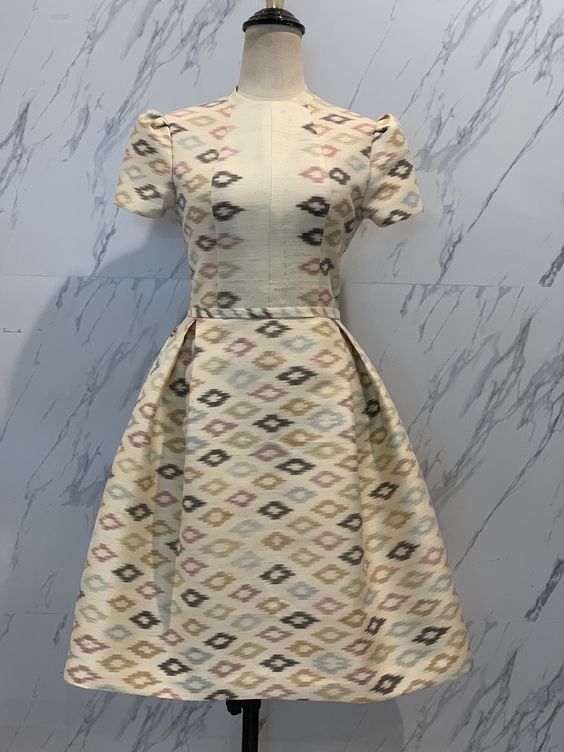 แบบตัดชุด เดรสผ้าไหม (ไม่รวมผ้า) รหัส CUT-ST-001