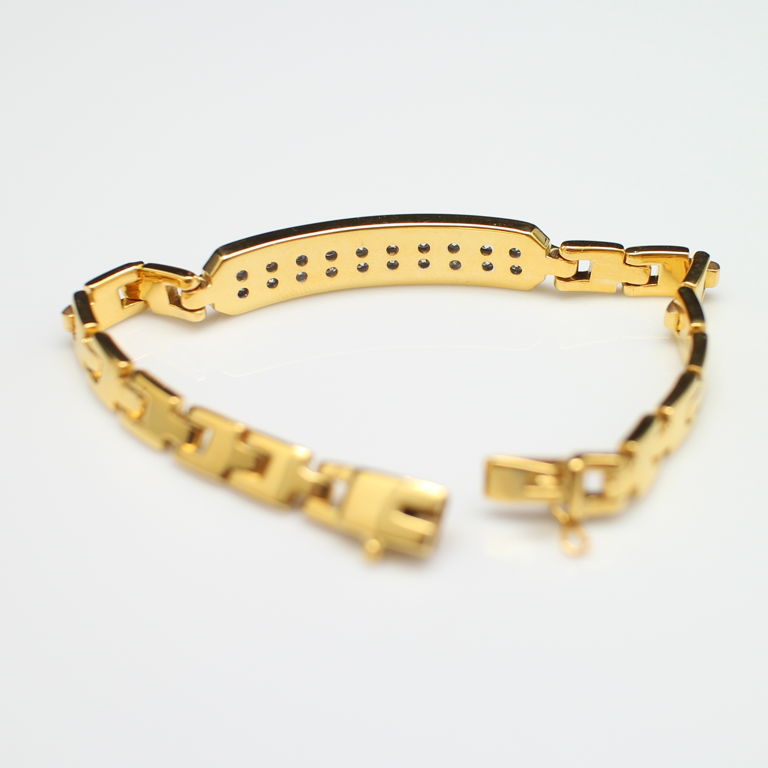 BL25026 สร้อยข้อมือเพชรแถวครึ่งเส้น เพชรแท้ 20 เม็ด 0.80 กะรัต ทองแท้ 14k นน.รวม 18 กรัม ยาว 15.5 ซม. เพชรไฟดี