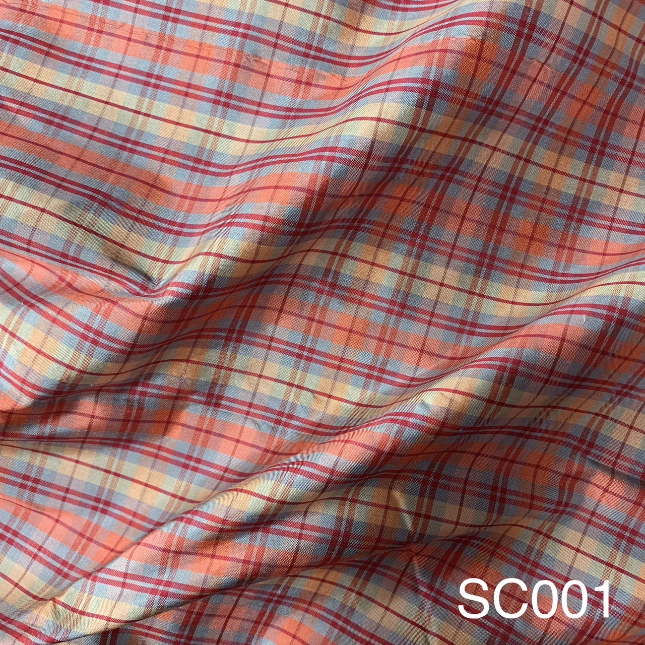 ผ้าไหมลายสก็อต เนื้อหยาบ ขายตามความยาวหลา สีคละสี รหัส A8-AA-SC001