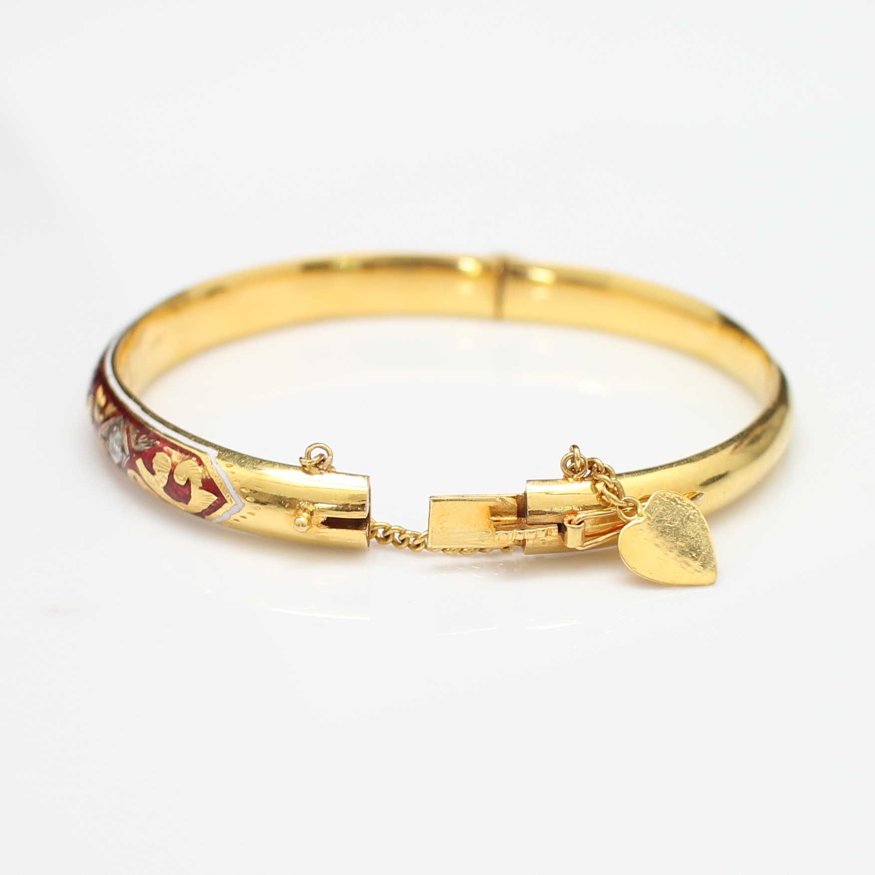 BL25014 กำไลทองลงยาสีแดงฝังเพชร เพชรแท้ 3 เม็ด 0.45 กะรัต ทองแท้ 90% นน.รวม 18.1 กรัม เส้นผ่านศูนย์กลาง 5.2 ซม.