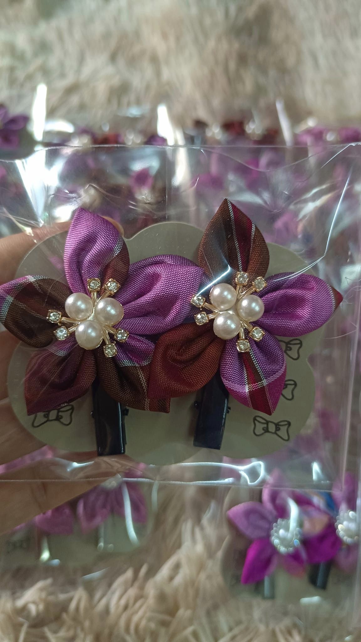 กิ๊บติดผมผ้าไหม คละสี คละลาย GF-ND-08216713594
