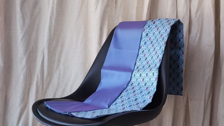 (ผ้าชุด)ไหมพิมพ์ลาย ไหมแท้ ขนาด 1x4หลา (ผ้าลาย2หลา+สีพื้น 2หลา) สีน้ำเงินประกายม่วง รหัส A40-CT-102013