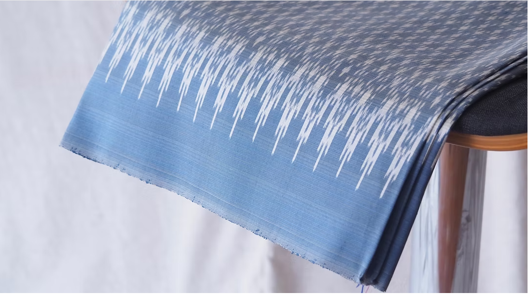 ซิ่น ผ้าไหมมัดหมี่ ไหมบ้าน ขนาด 1x2หลา พื้นสีฟ้า รหัส CISP-CT-0613682