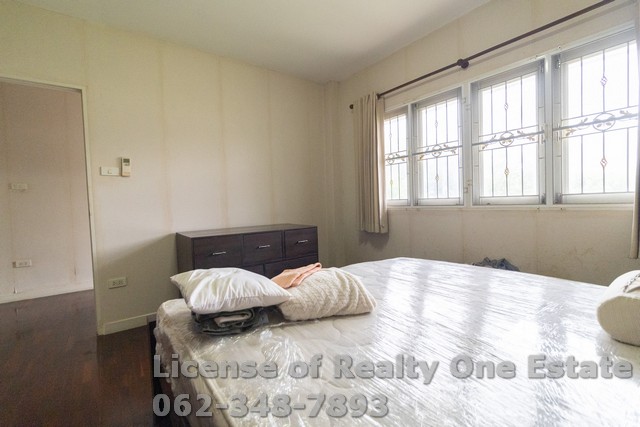 ขายบ้านเดี่ยว ม.โรยัลปาร์ควิลล์ สุวินทวงศ์ พร้อมเฟอร์นิเจอร์ไม้สักแท้ทั้งหลัง ราคาพร้อมโอน