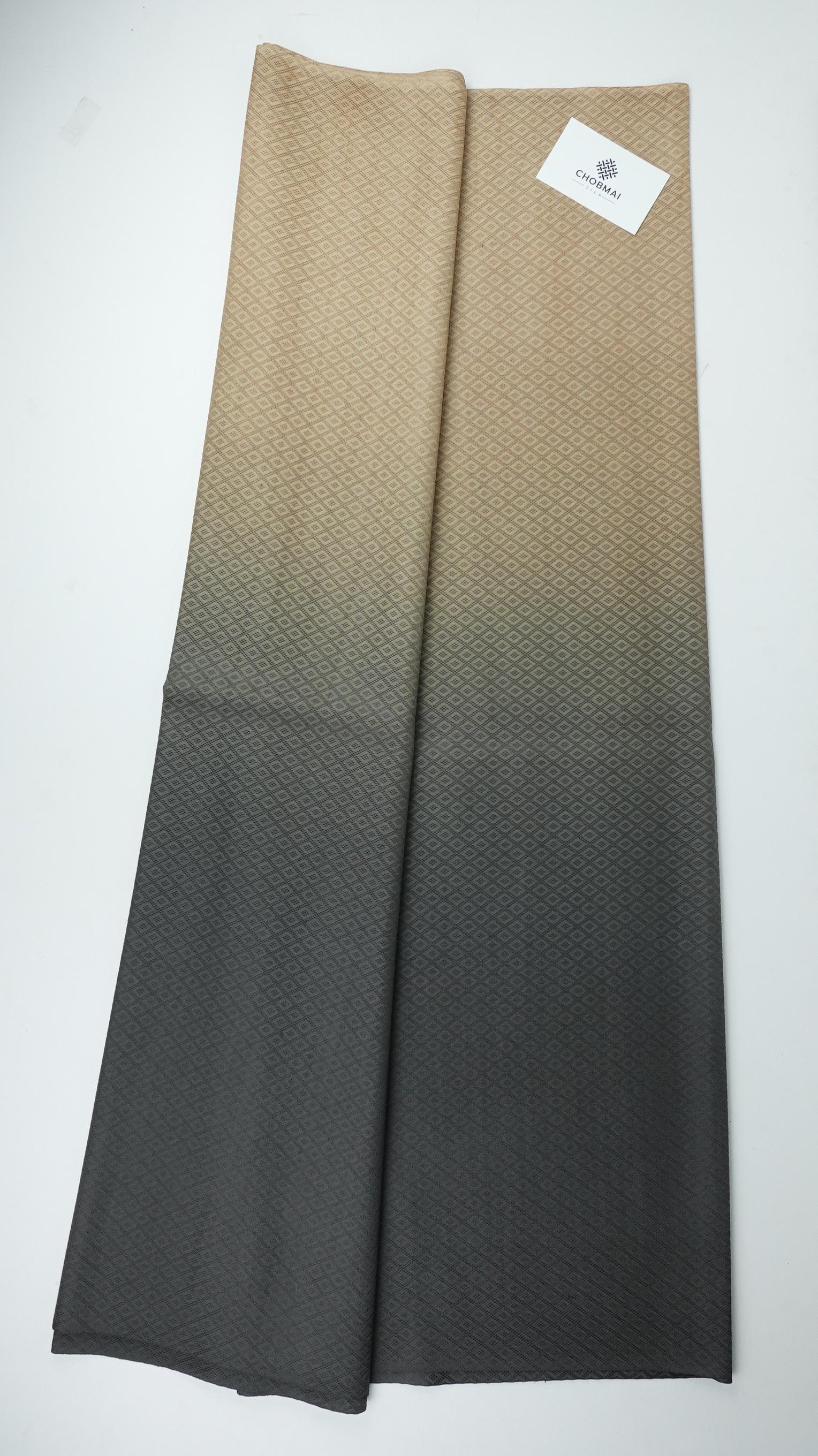 ผ้าไหมย้อมสไลด์สี ยกดอกลูกแก้ว สีครีมเปลือกไข่-สีเทาเข้ม เลือกขนาด รหัส BT-TT-0224687