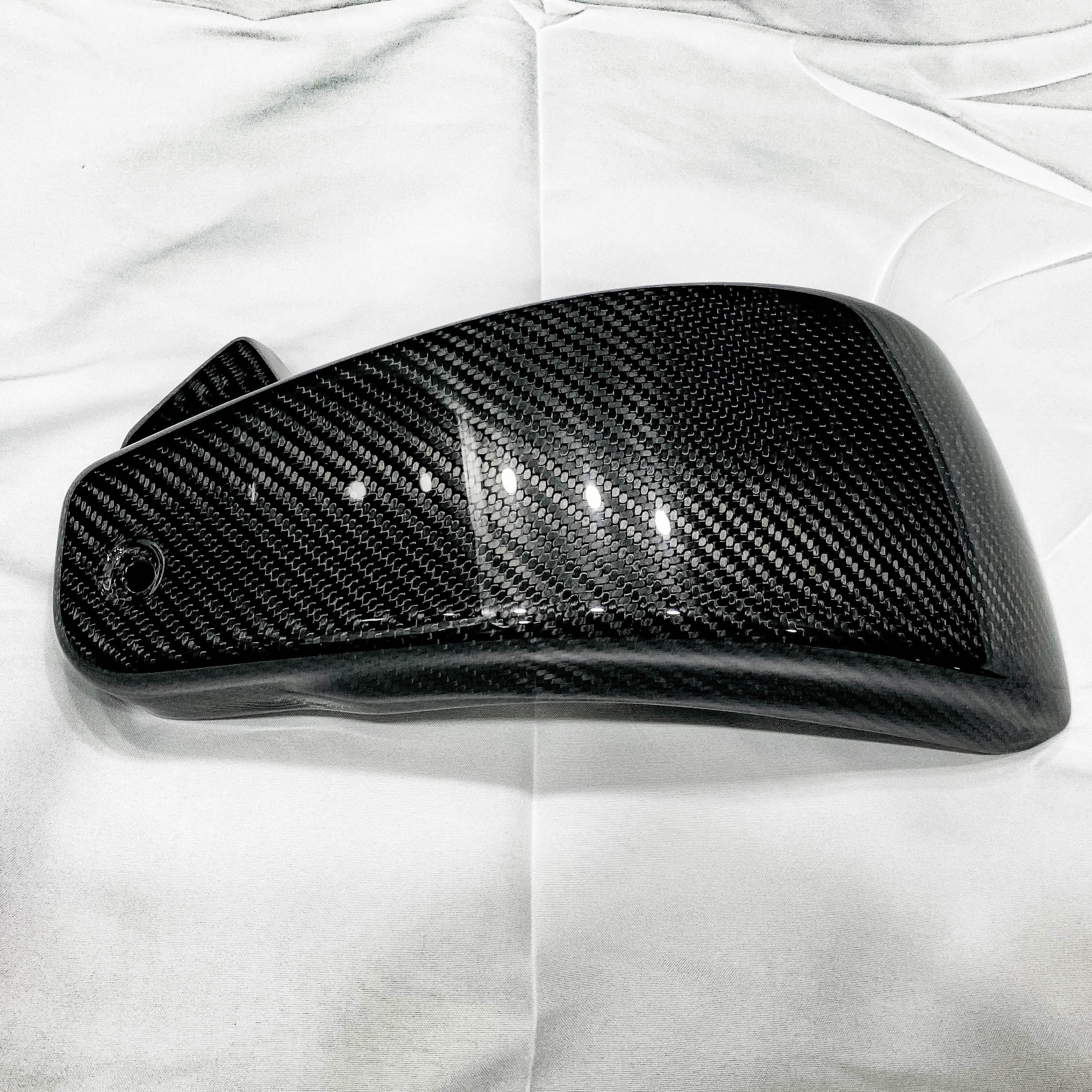 RACE CARBON SIDE PANELS SOFTAIL M8 2018 UP RACING FINISH