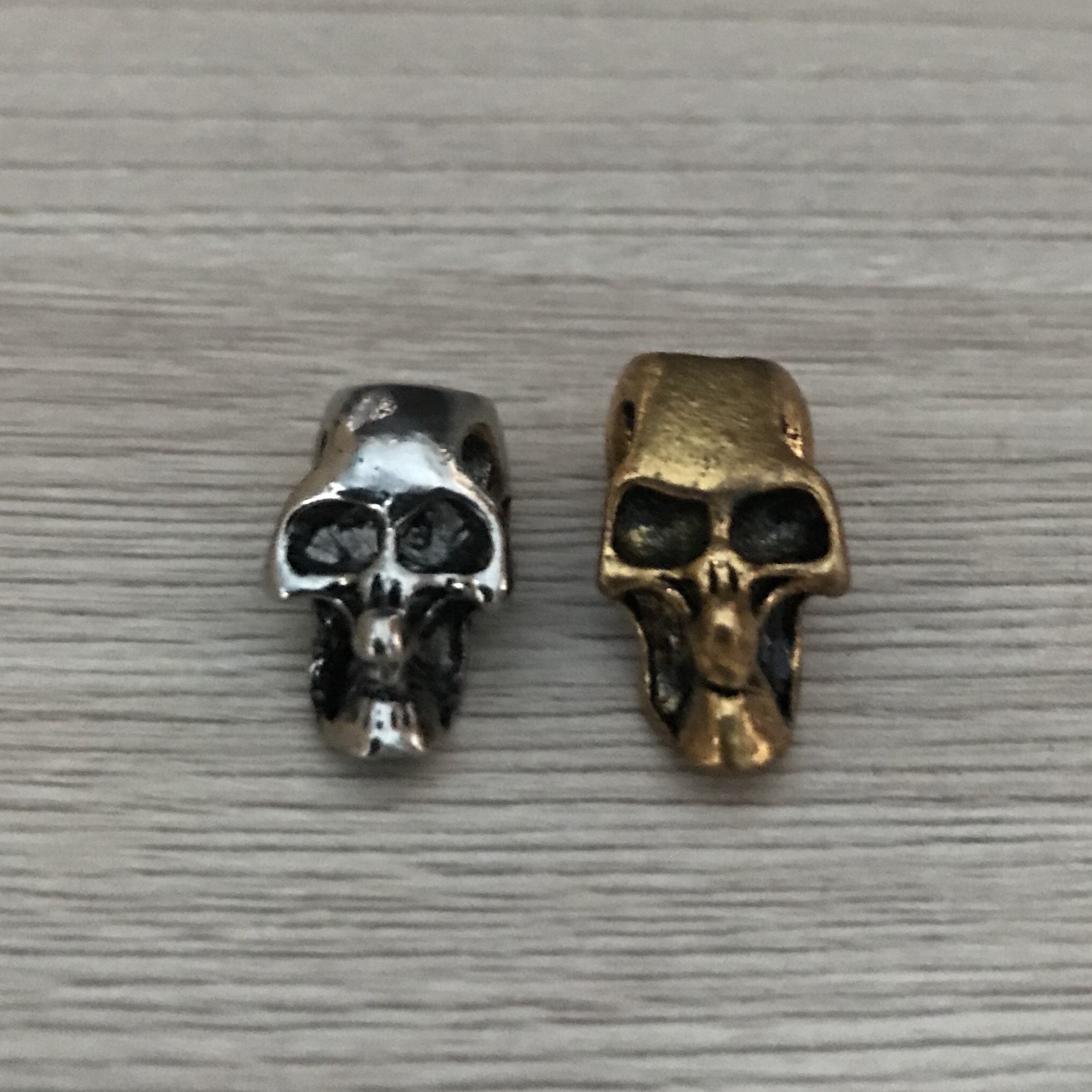 หัวกระโหลก V.1 - สำหรับร้อยสาย lanyard,paracord