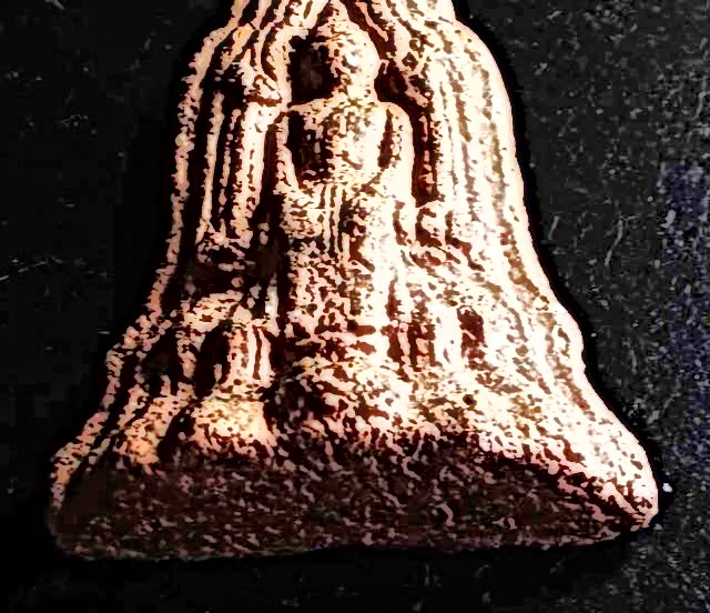 พระโคนสมอ ปางห้อยพระบาท เนื้อดิน ศิลปอยุธยา