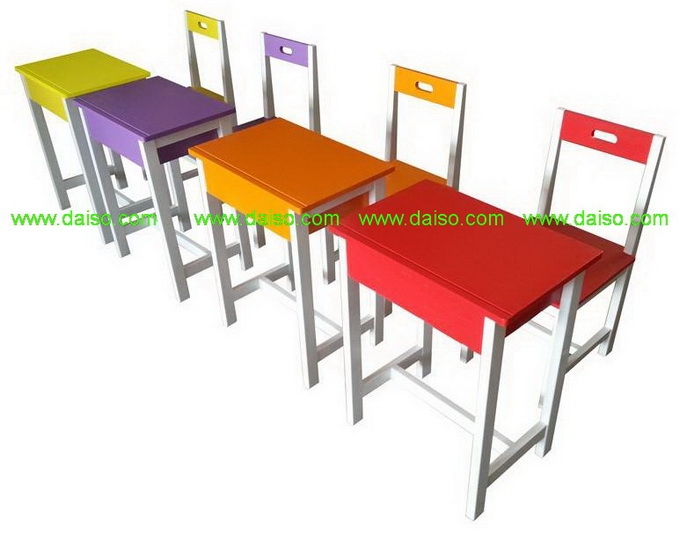 ชุดโต๊ะเก้าอี้นักเรียนระดับประถมไม้ยางพารา โต๊ะเก้าอีนักเรียนไม้ยางพาราพ่นสี_S-150 ประถม