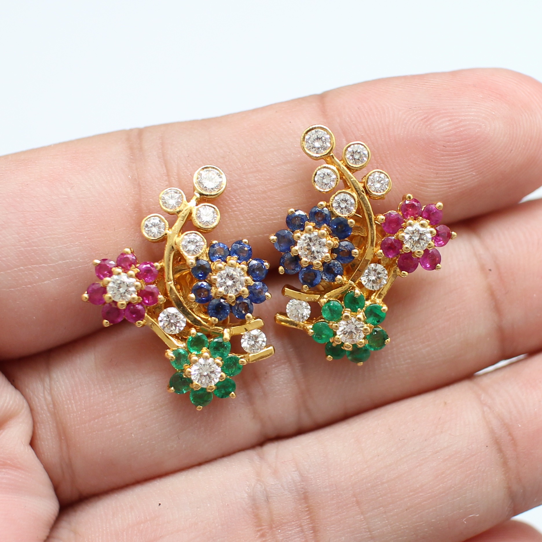 ER25113 ต่างหูดอกไม้พลอยหลากสี เพชรแท้ 0.81 กะรัต ทองแท้ 90% นน.รวม 9.7 กรัม