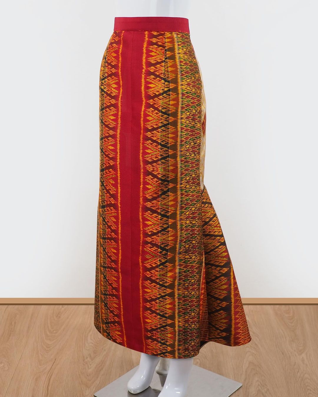 สั่งตัดเย็บกระโปรงผ้าไหม (ไม่รวมผ้า) รหัส CUT-51-121266