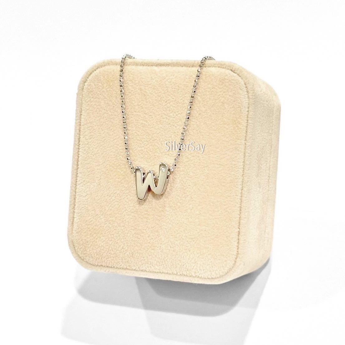 จี้อักษร "W" ฝังเพชรสวิสพร้อมสร้อย เงินแท้ 925 ชุบทองคำขาว