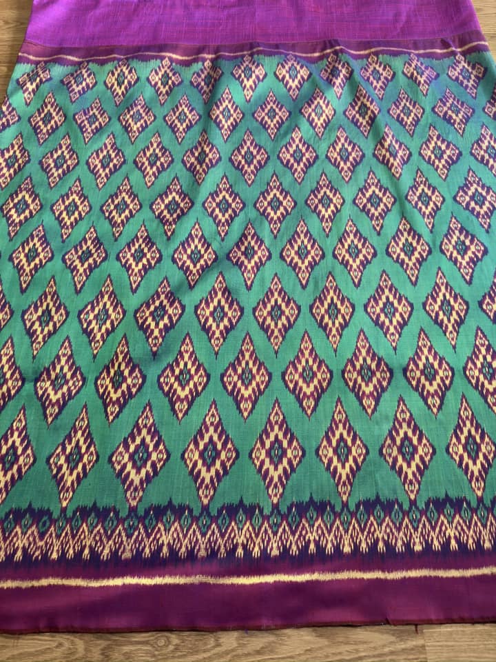 ซิ่น พระตะบอง ผ้าจามทอสามตะกอ ขนาด 114x180ซม สีเขียว รหัส N9-SIL-AJ20