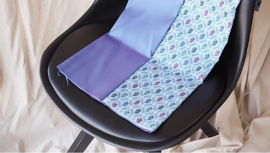 (ผ้าชุด)ไหมพิมพ์ลาย ไหมแท้ ขนาด 1x4หลา (ผ้าลาย2หลา+สีพื้น 2หลา) สีน้ำเงินประกายม่วง รหัส A40-CT-102013