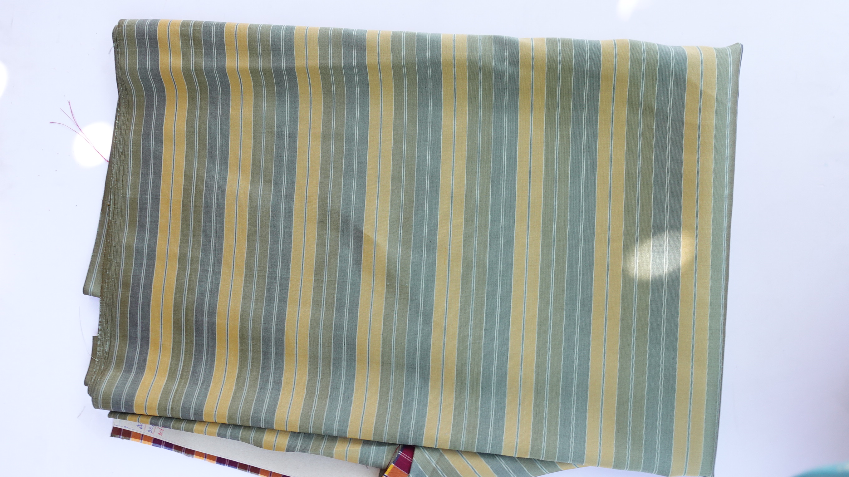 ผ้าไหม ลายริ้ว ไหมแท้ multicolor ลายขาวม้า สีเขียว (ราคาต่อเมตร) รหัส MC-76-P4583