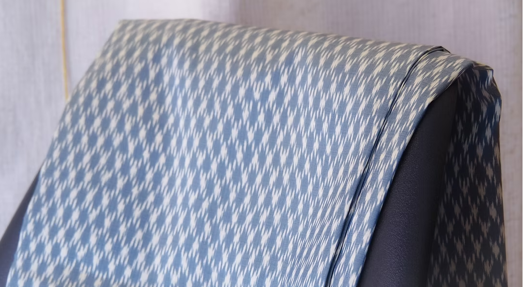 ซิ่น ผ้าไหมมัดหมี่ ไหมบ้าน ขนาด 1x2หลา พื้นสีฟ้าเทา รหัส CISP-CT-102540