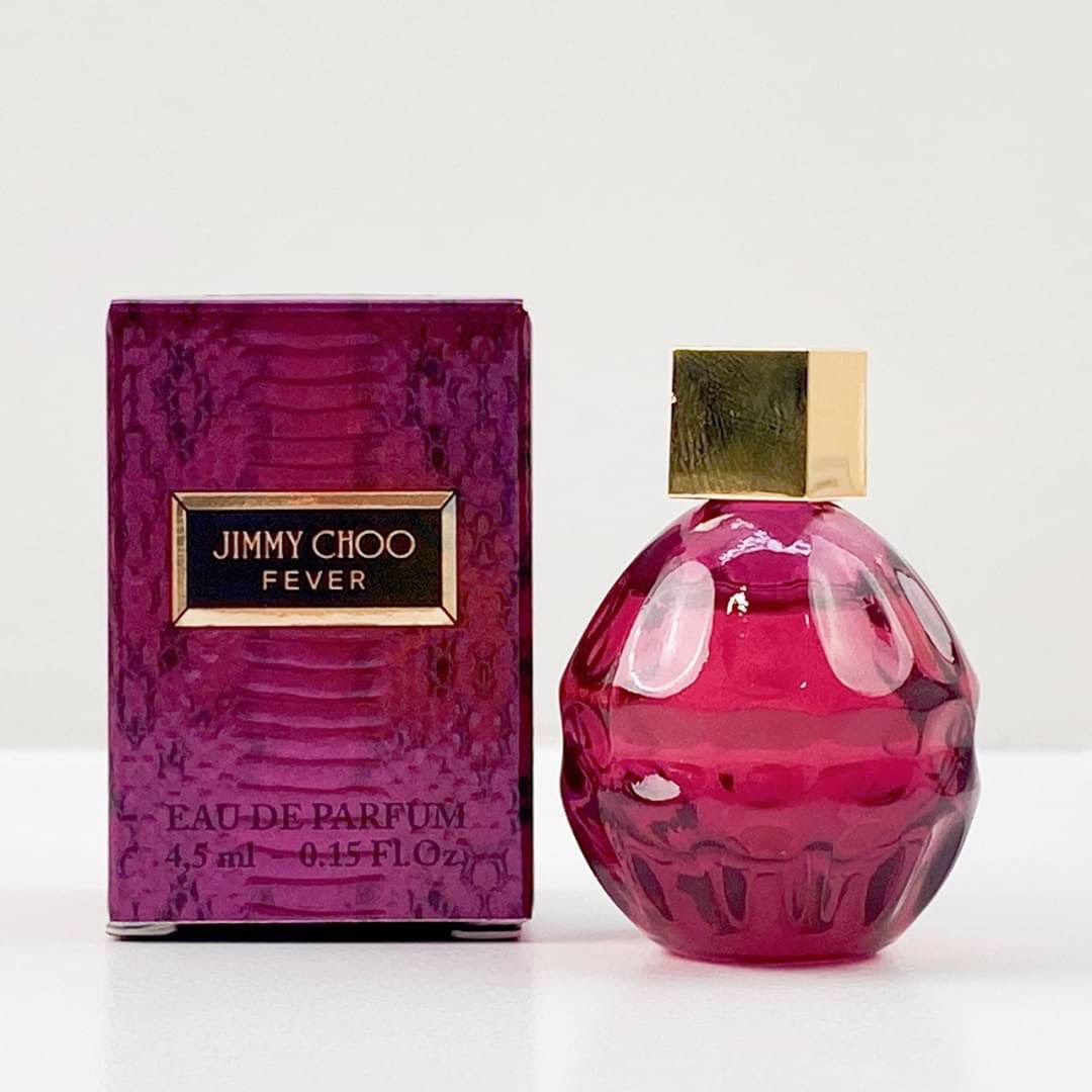 น้ำหอมจิ๋วมินิ Jimmy Choo Fever Eau de Parfum for women 4.5ml แบบแต้มมีกล่อง ( Mini Perfume น้ำหอมขนาดพกพา) น้ำหอมจิ๋วมินิ ขวดน่ารัก ตั้งโชว์ก็สวย พกพาก็สะดวก หัวแต้มตามจุดชีพจร