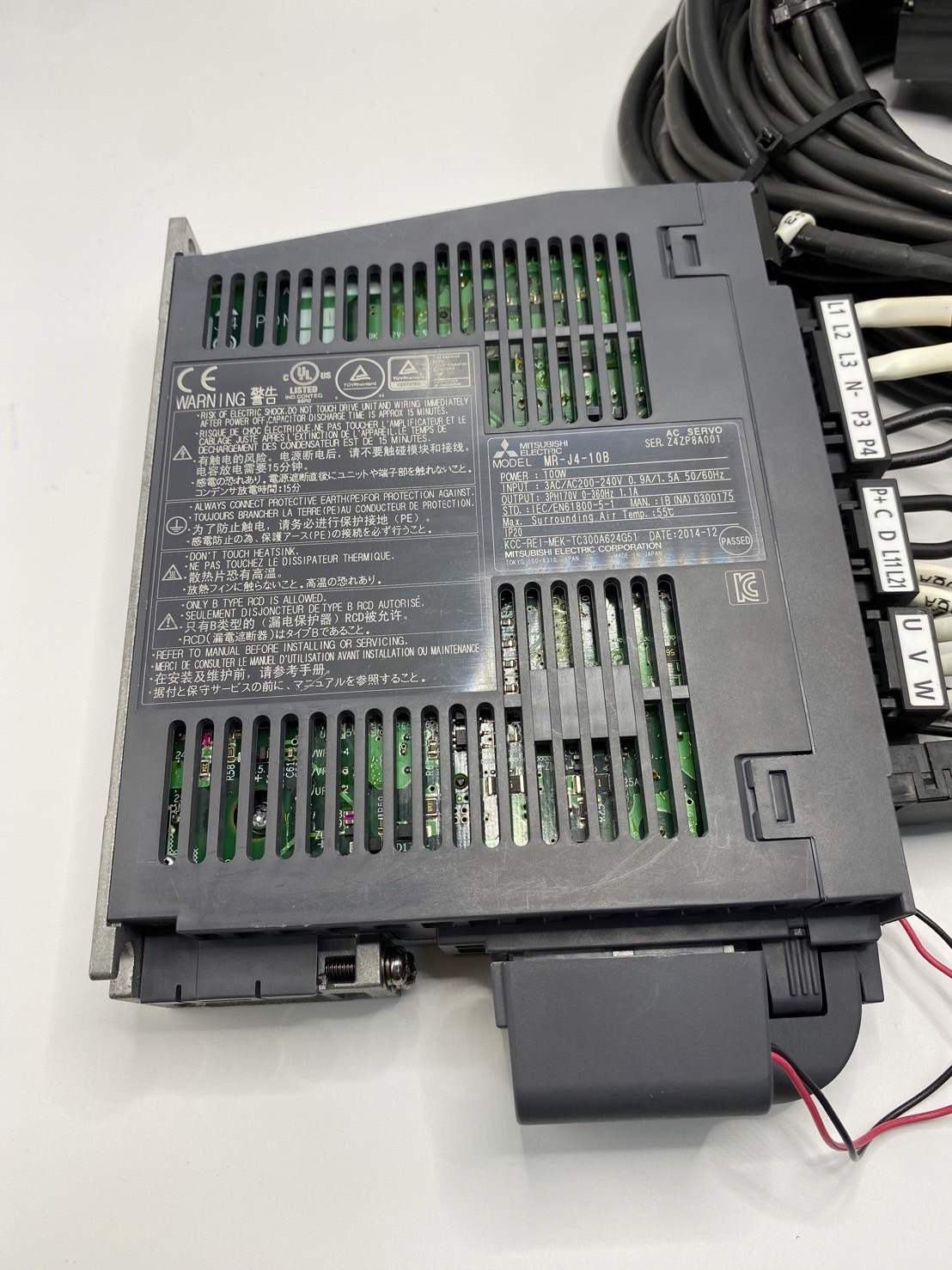 Servo Motor พร้อม Driver ยี่ห้อ Mitsubishi รุ่น MR-J4-10B / HG-KR053B (50W) มือสอง