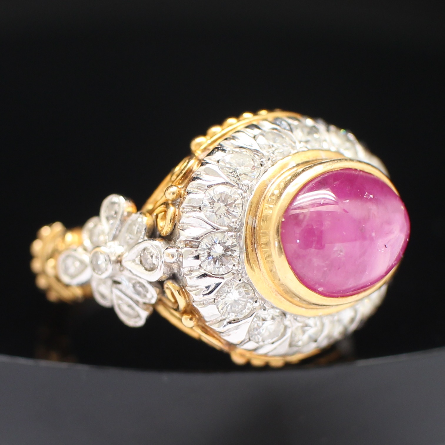 RG250275 แหวนทับทิมล้อมเพชร เพชรแท้ 14 เม็ด 1.40 กะรัต และ 18 เม็ด 0.18 กะรัต ทองแท้ 18k นน.รวม 14.5 กรัม ขนาดแหวน 60